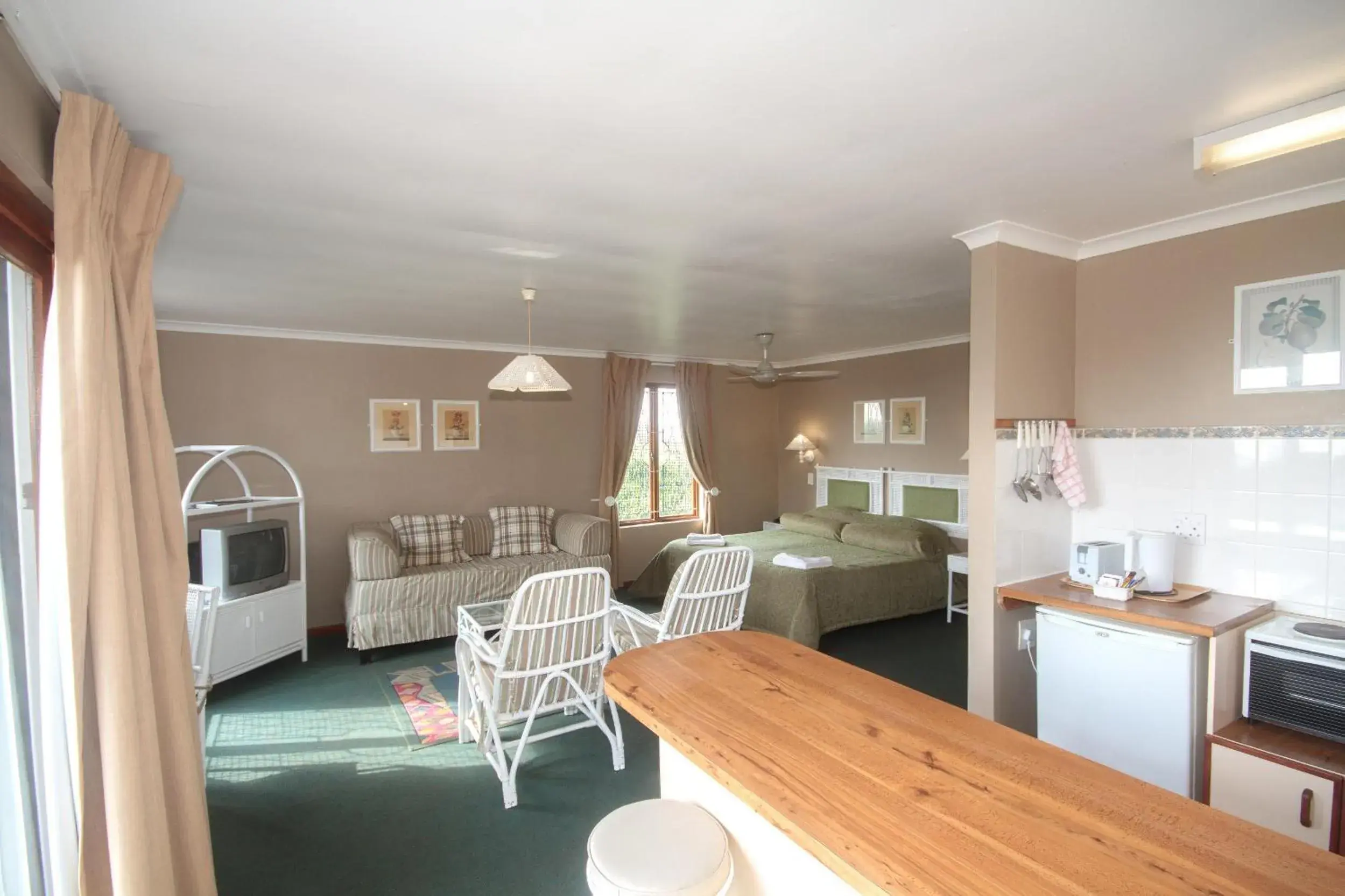 Chalet (2 Adults ) Open Plan - single occupancy in Pine Lodge Resort Chalet (2 Adults ) Open Plan - single occupancy in Pine Lodge Resort