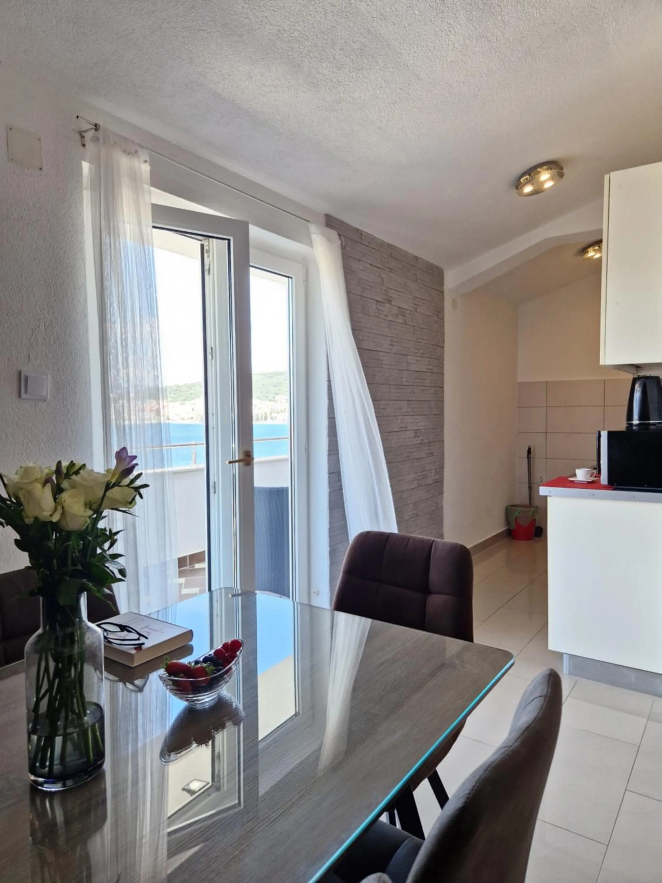 Apartments Silva with a view of sea