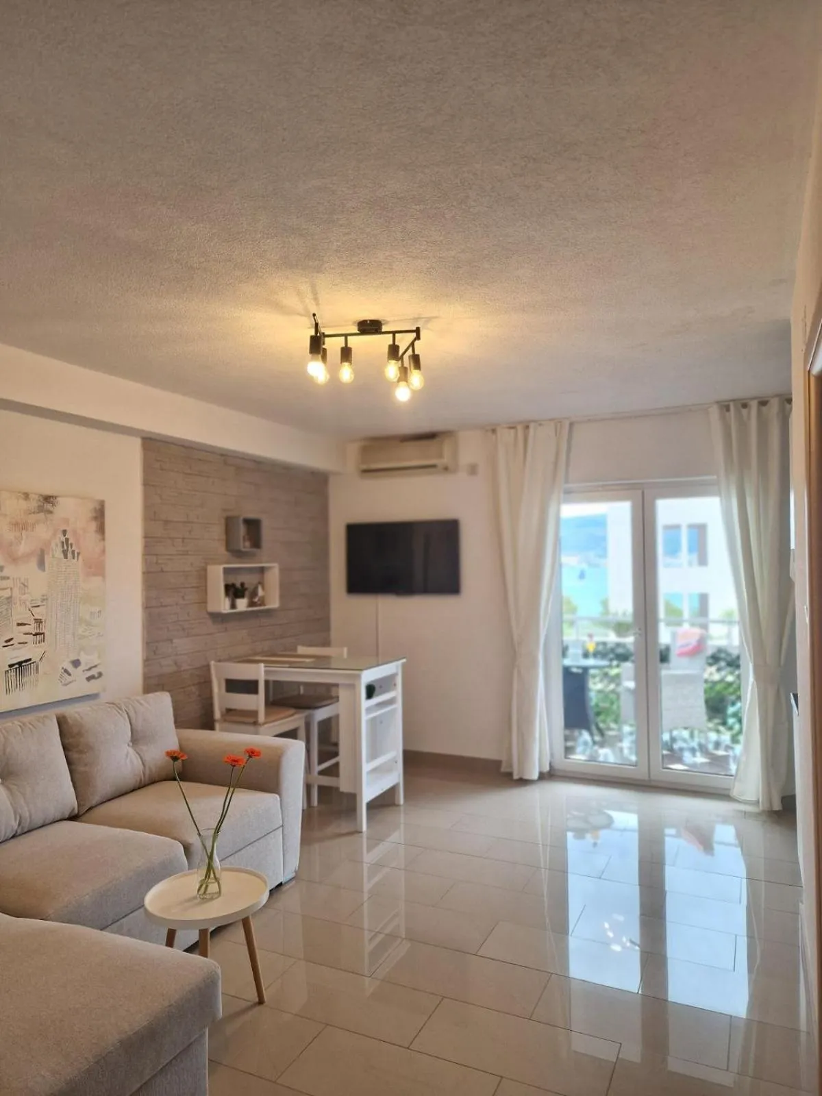 Apartments Silva with a view of sea