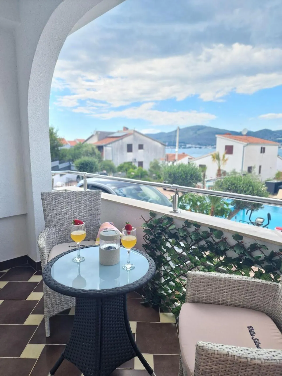 Apartments Silva with a view of sea