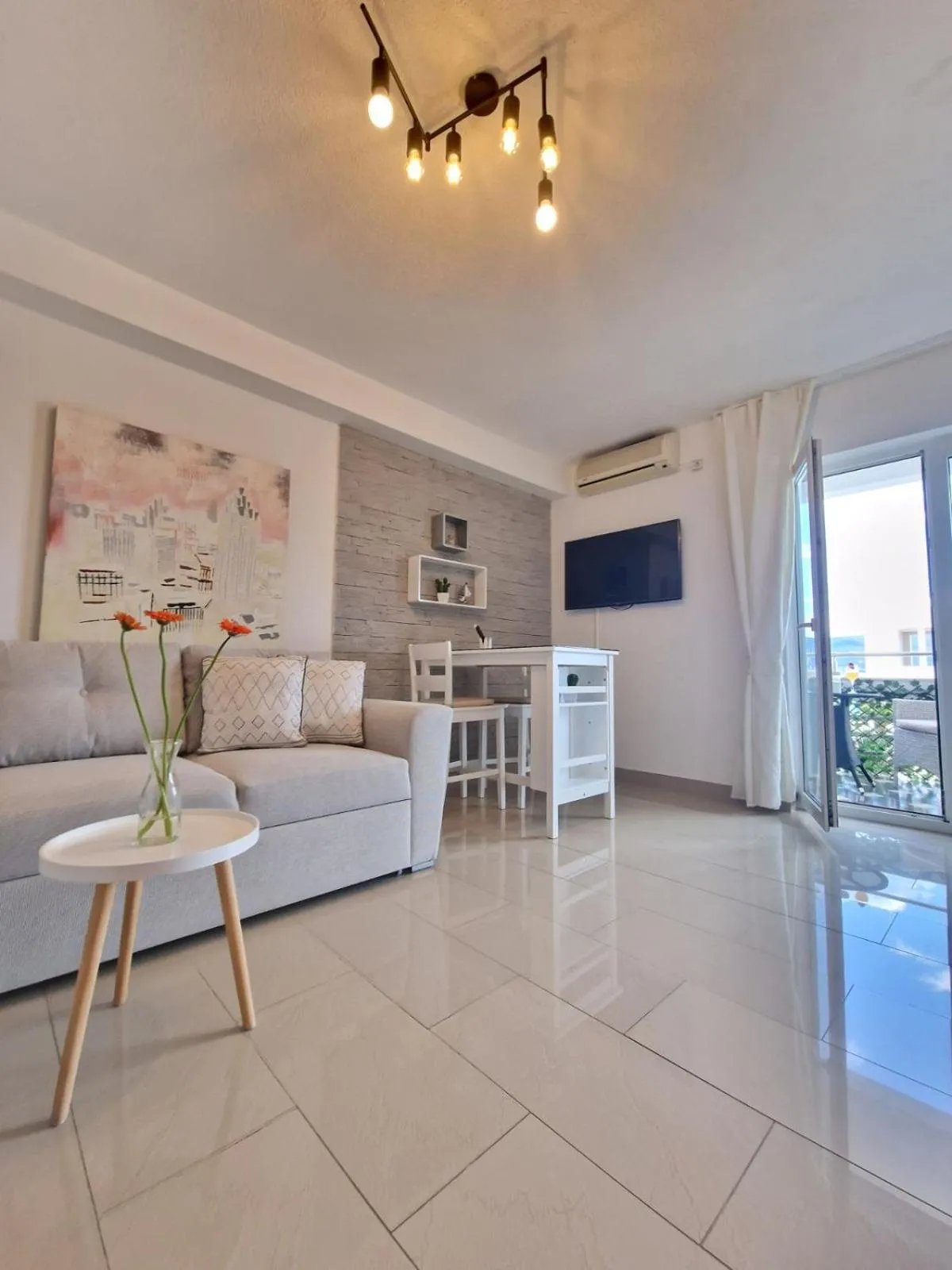 Apartments Silva with a view of sea