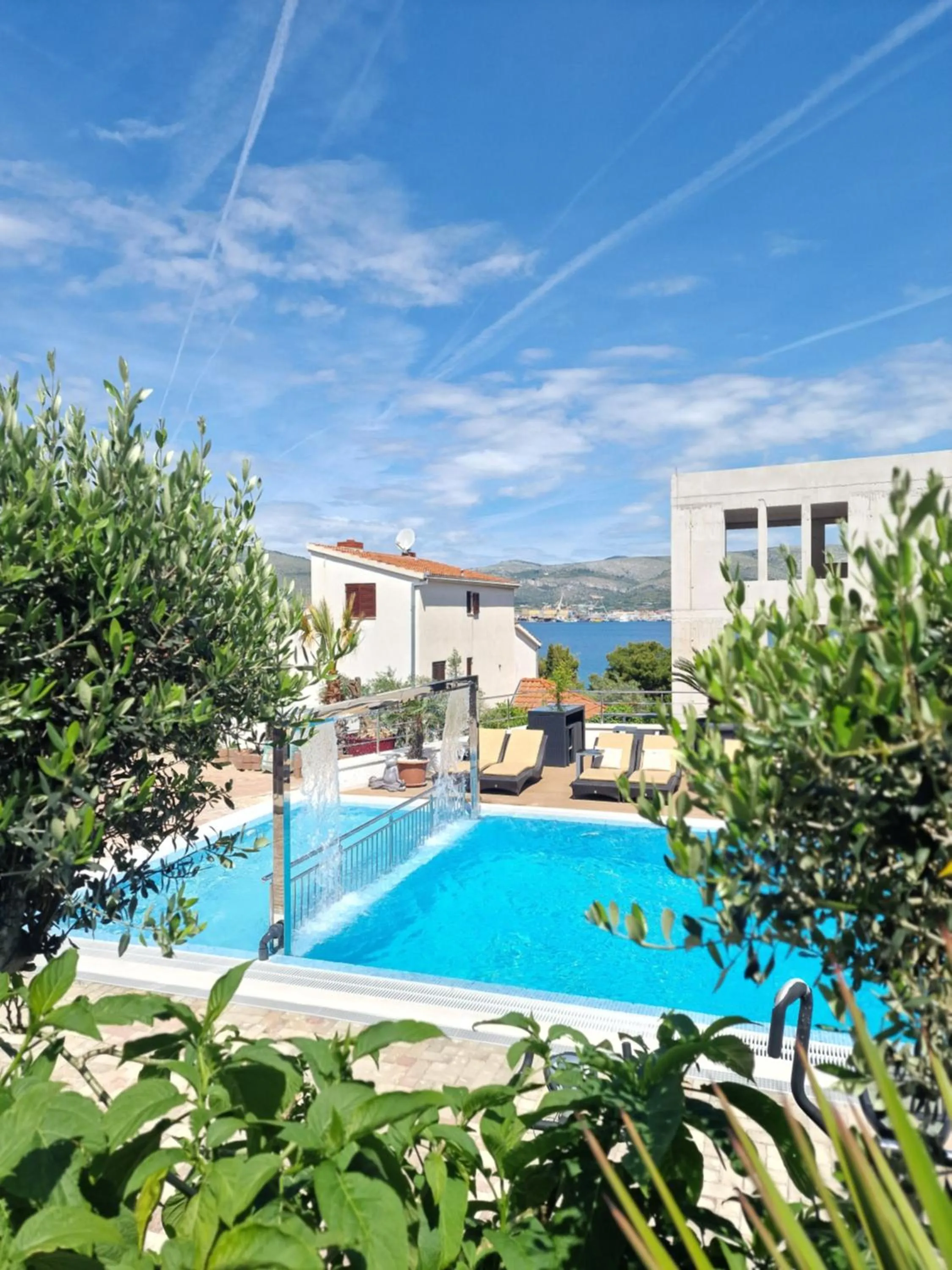 Apartments Silva with a view of sea