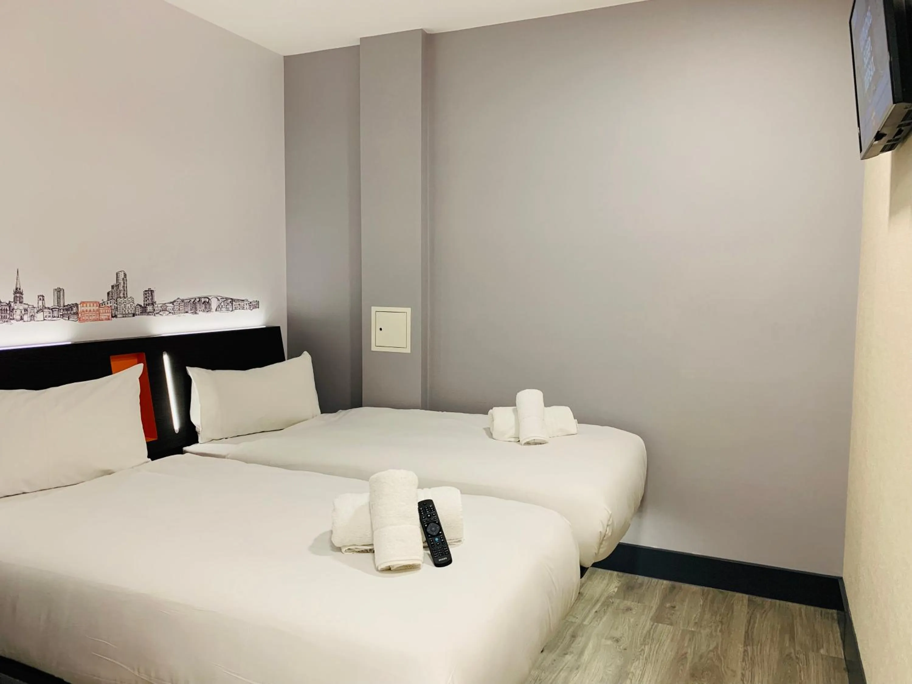 Bedroom, Bed in easyHotel London City Shoreditch