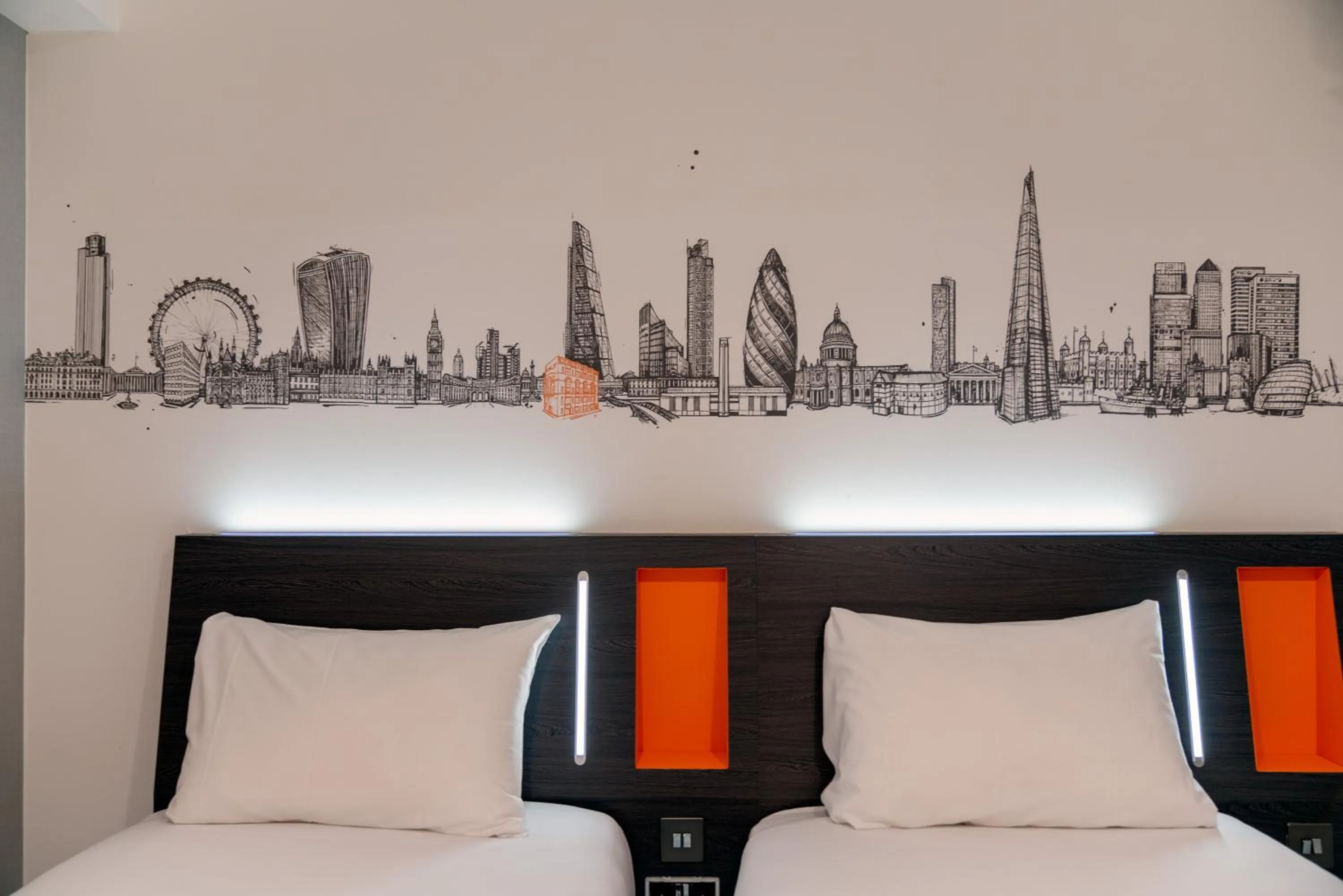 Bedroom, Bed in easyHotel London City Shoreditch
