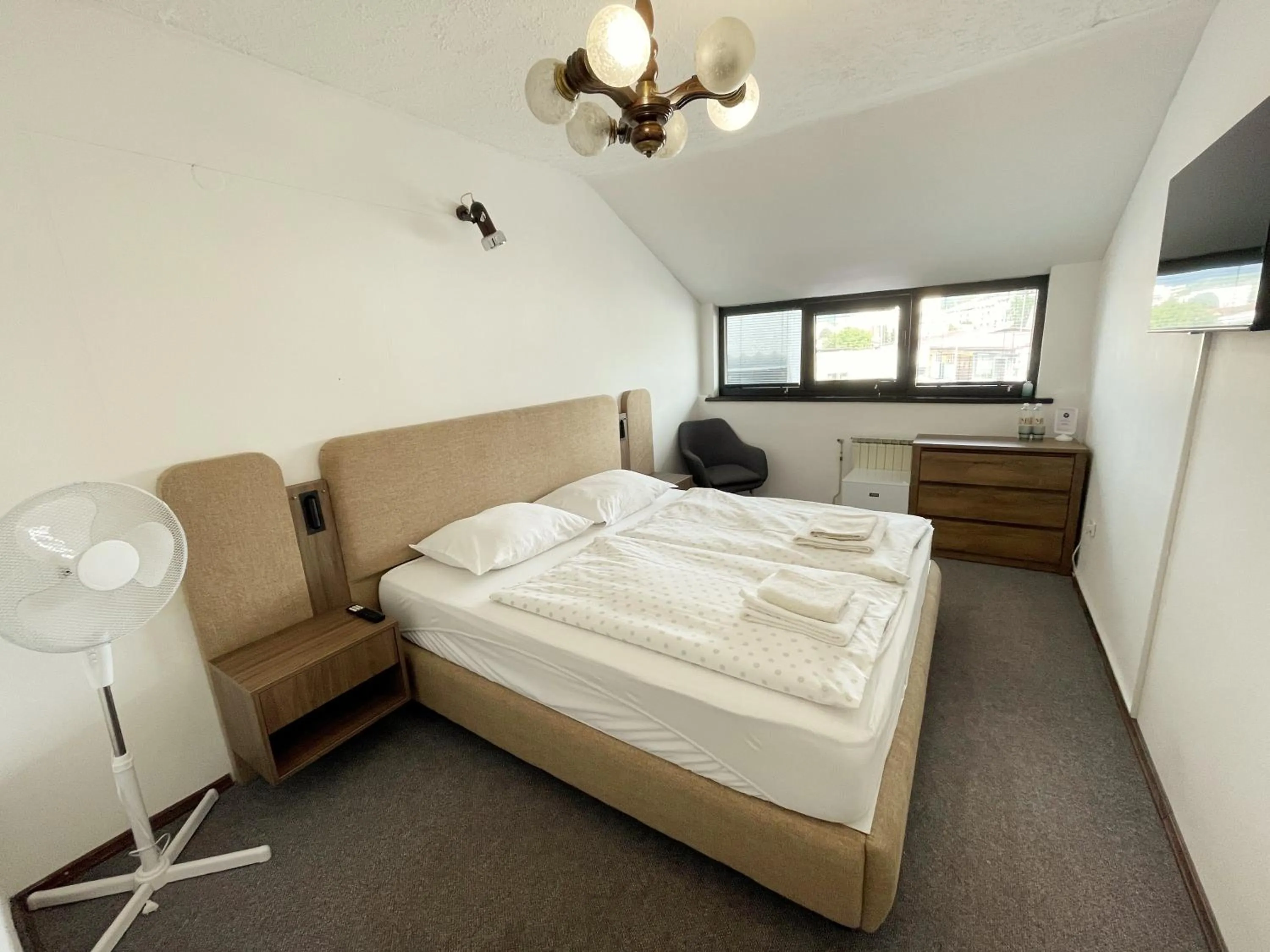 Bedroom, Bed in Motel Reich