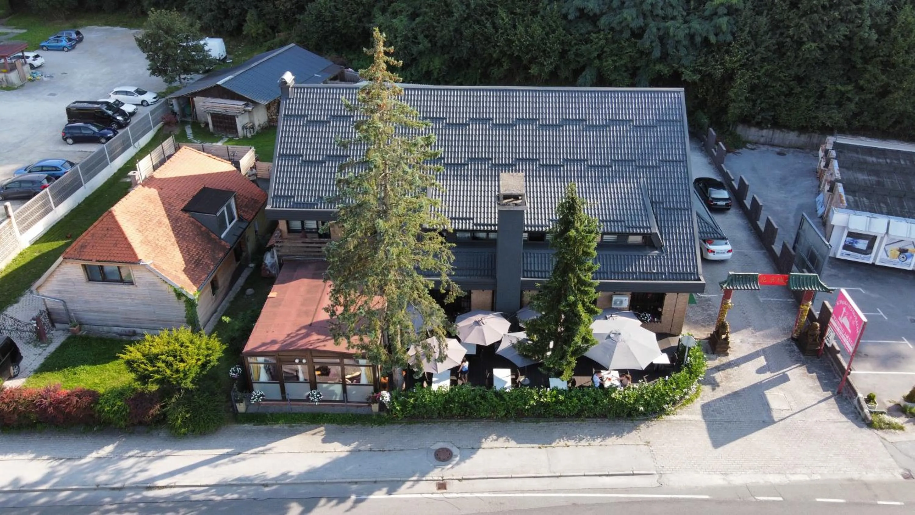 Property building in Motel Reich