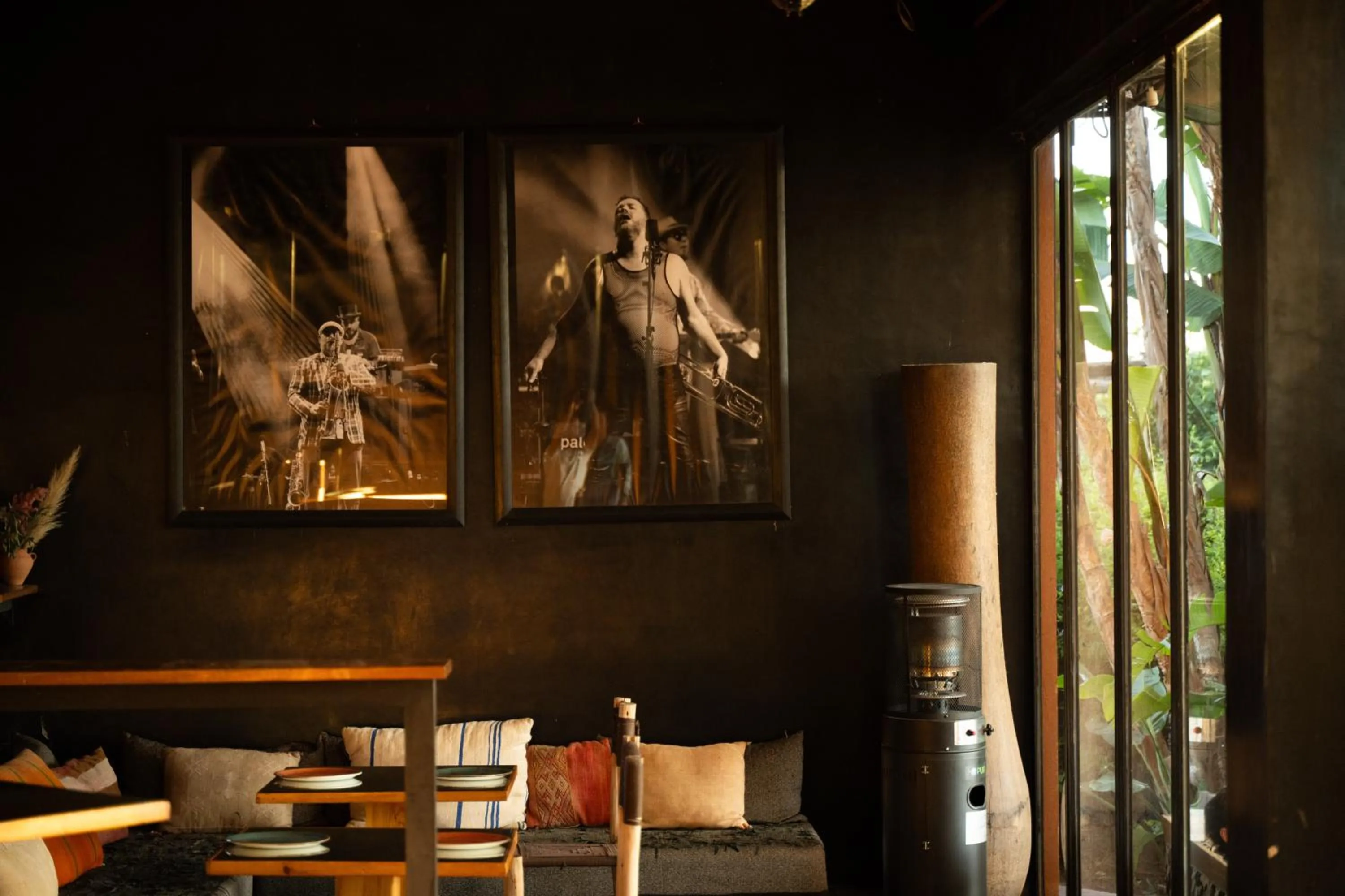 Communal lounge/ TV room in The Source Hotel Music & Spa