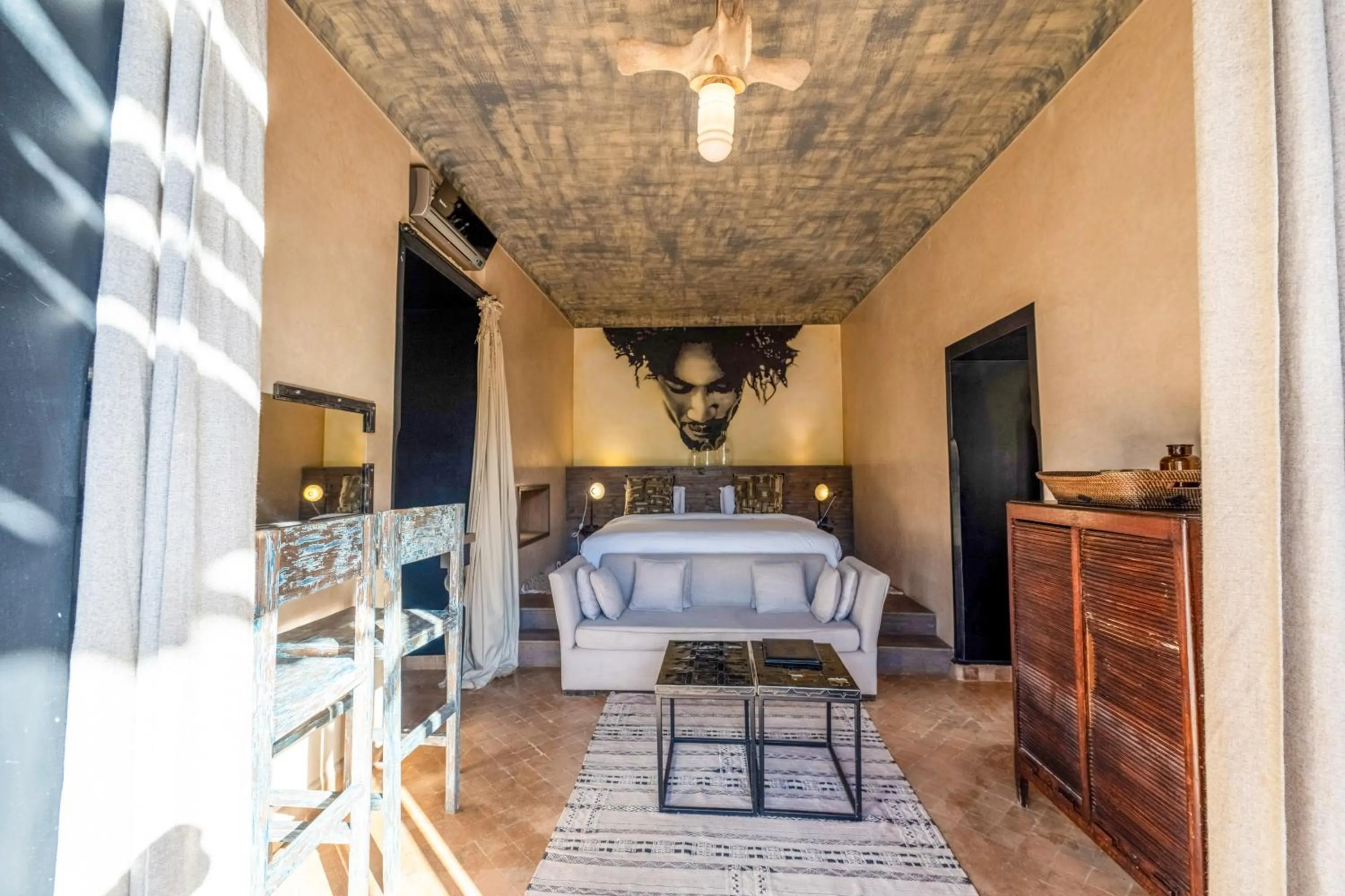 TV and multimedia in The Source Hotel Music & Spa