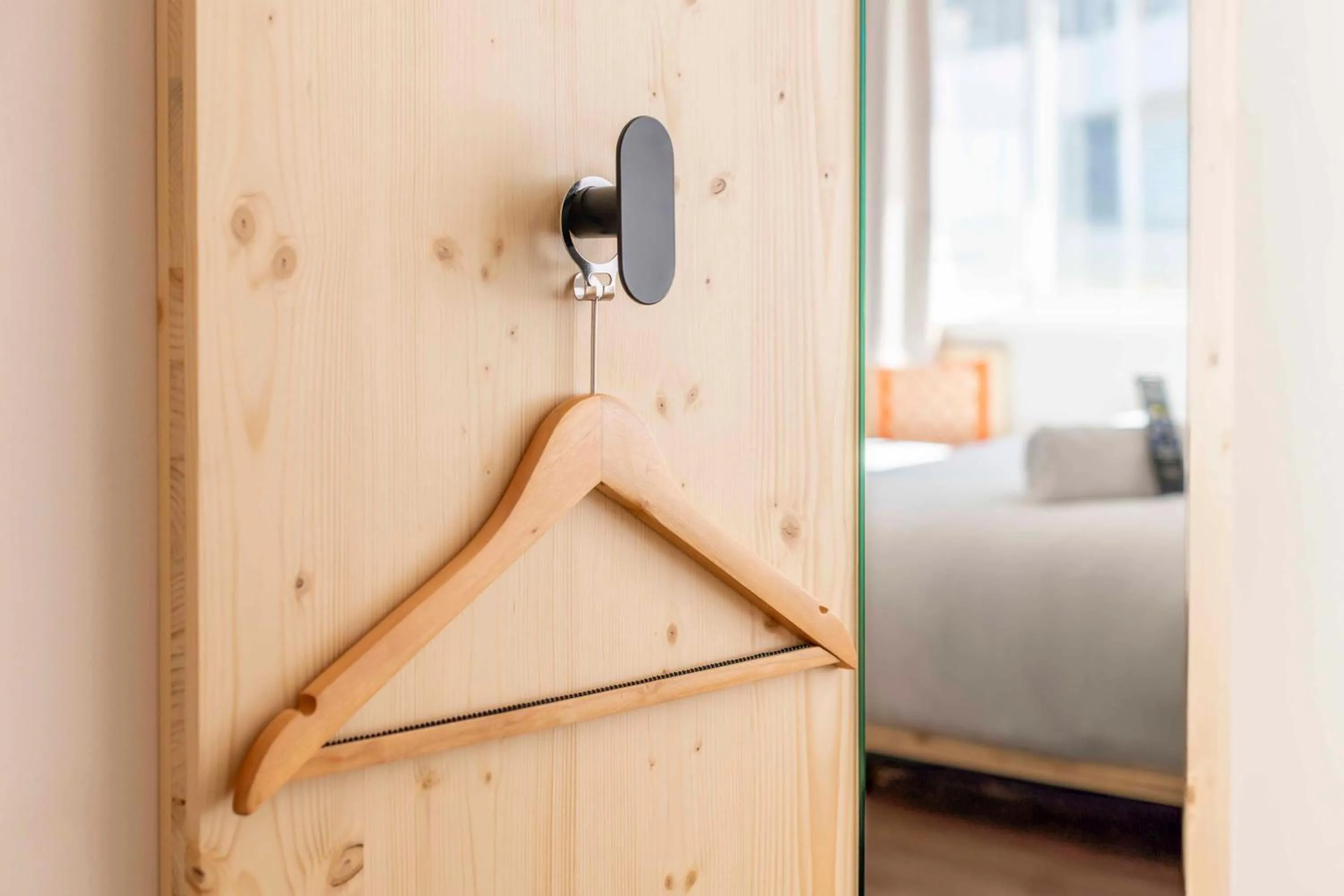 Bedroom, Bed in easyHotel Croydon