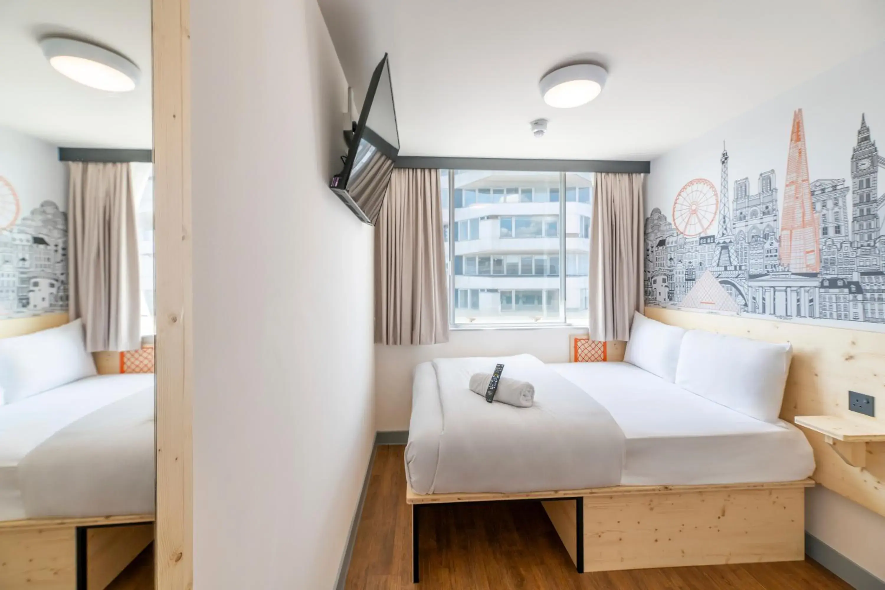 Double Room in easyHotel Croydon Double Room in easyHotel Croydon