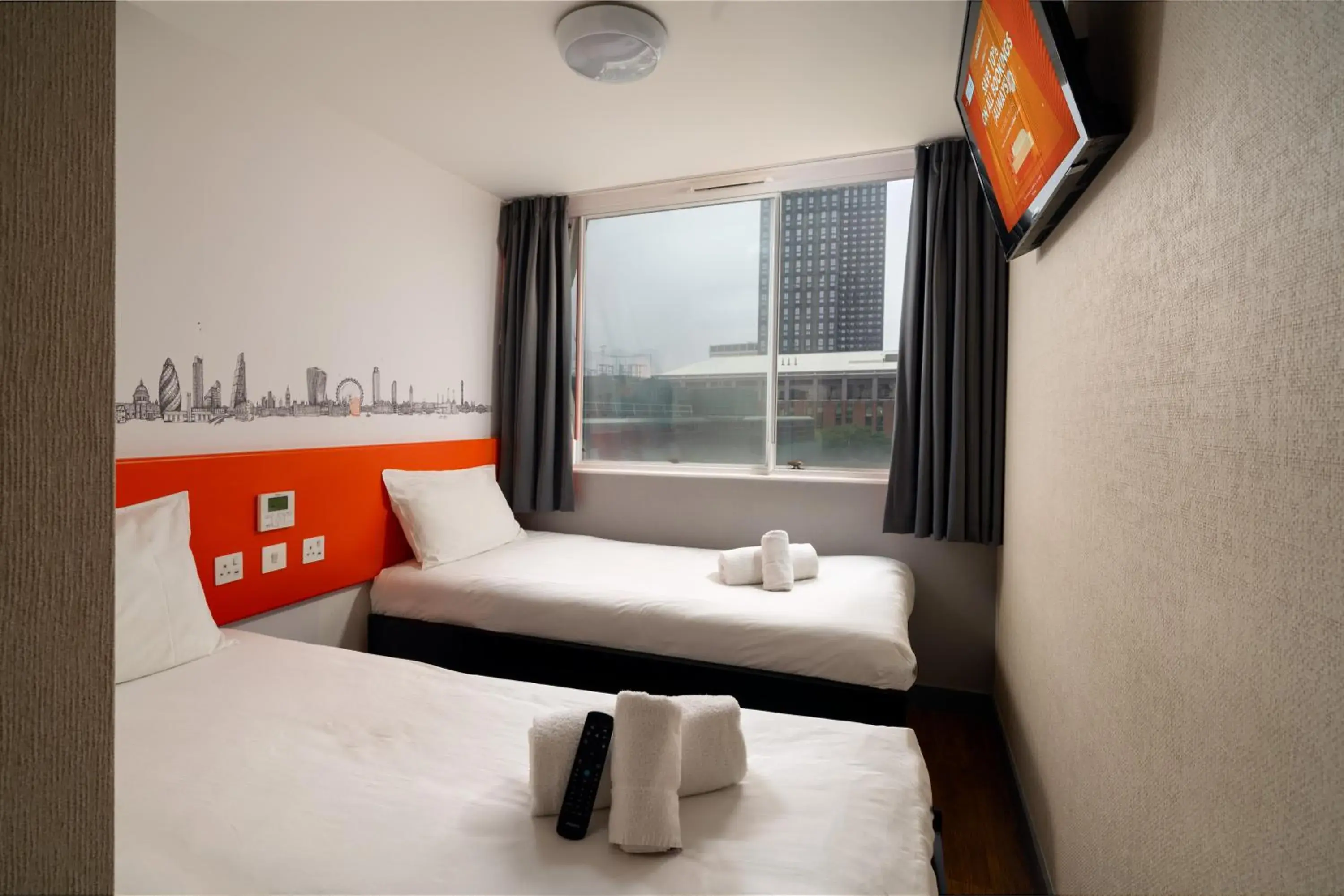 Twin Room with Window in easyHotel Croydon Twin Room with Window in easyHotel Croydon