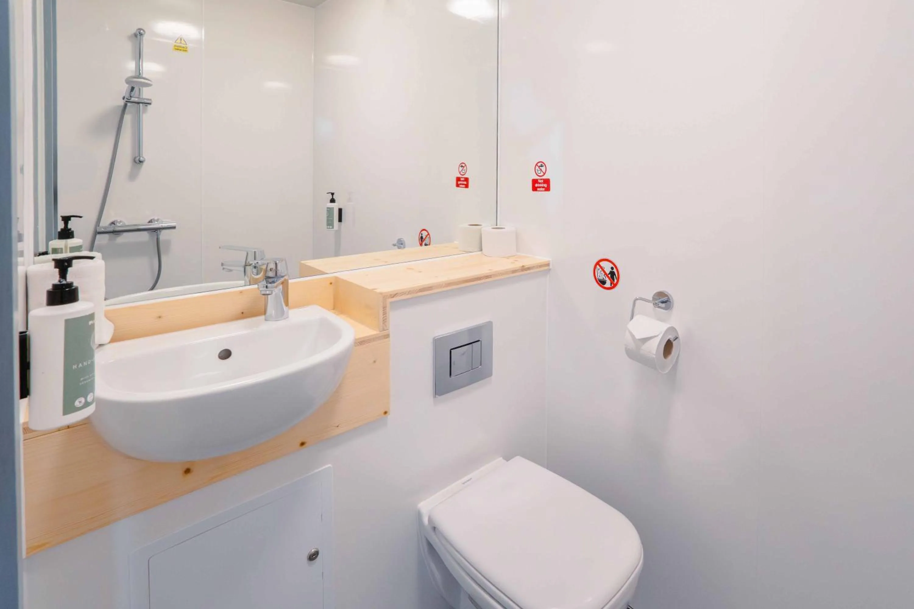 Bathroom in easyHotel Croydon