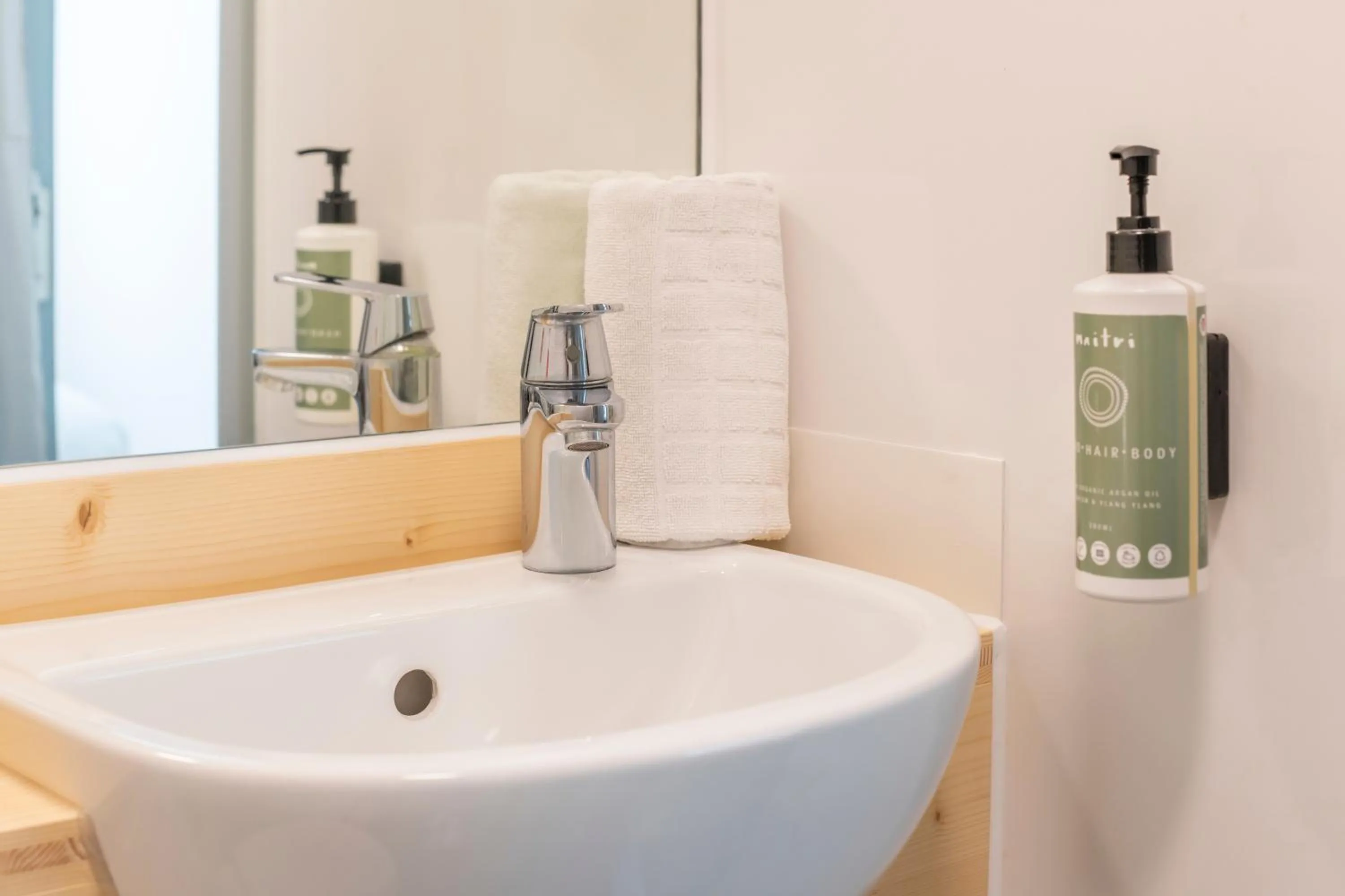 Bathroom in easyHotel Croydon