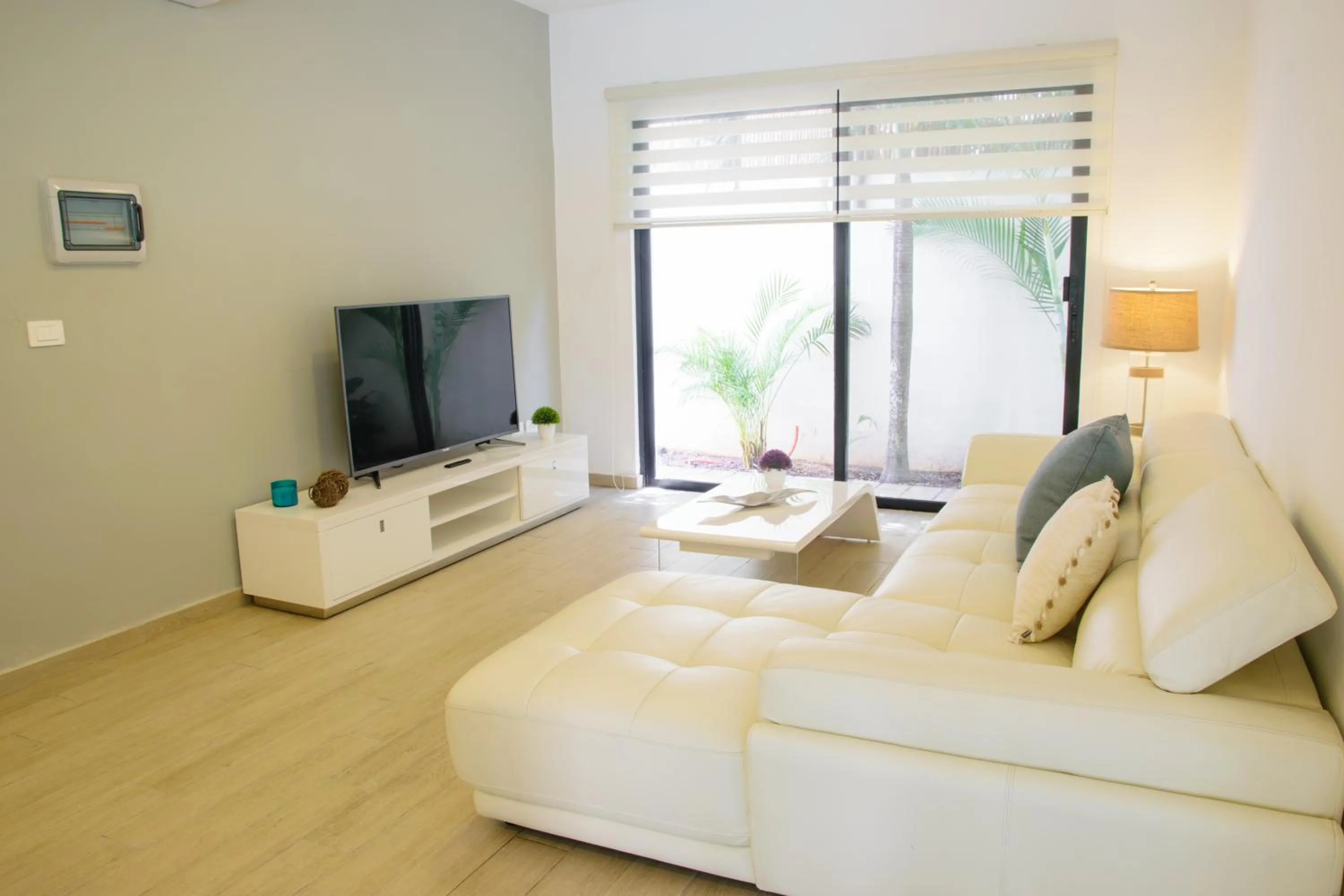 TV and multimedia in Che Tulum Hostel & Bar Adults Only