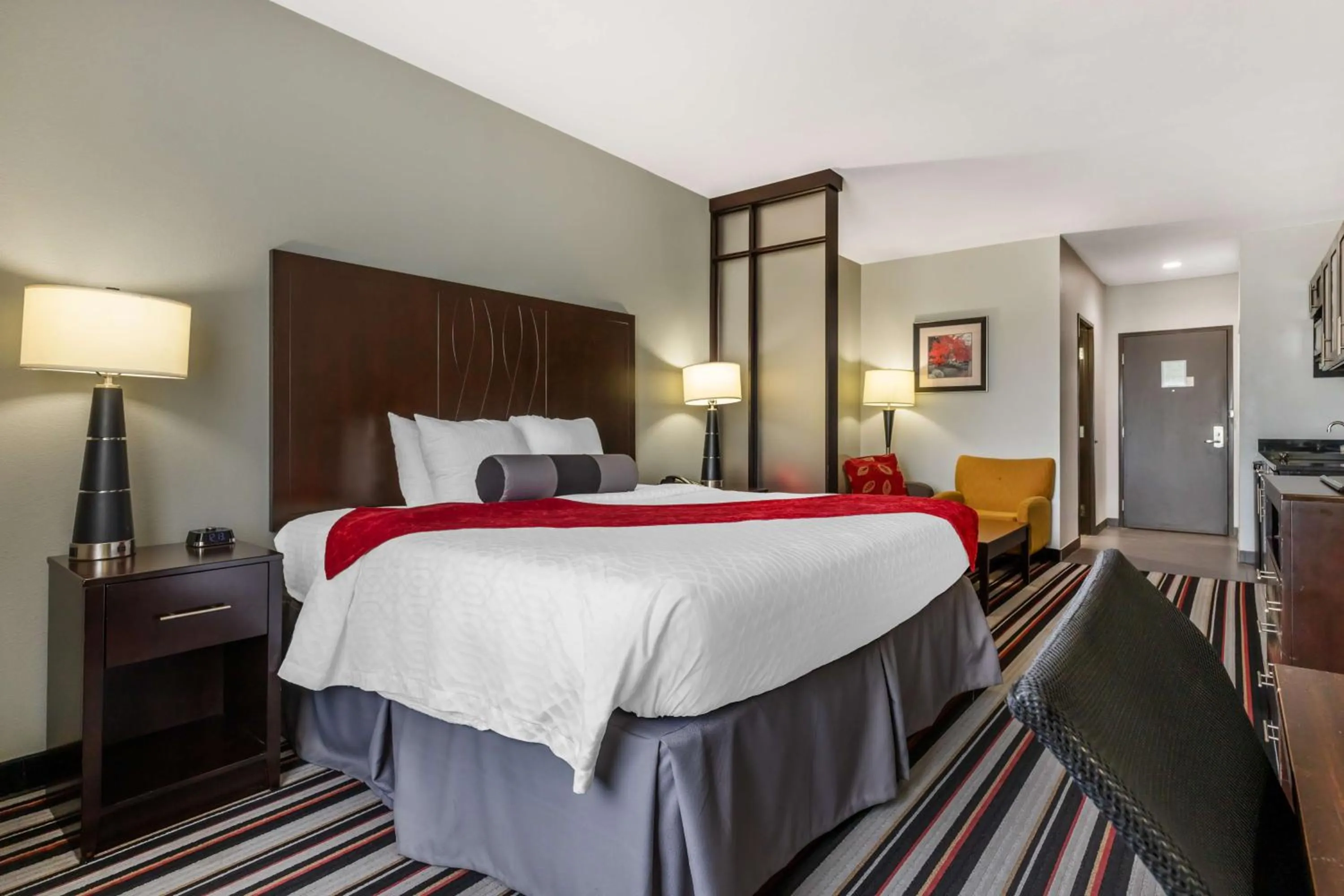 Photo of the whole room, Bed in Best Western Plus Coweta's 1st Hotel