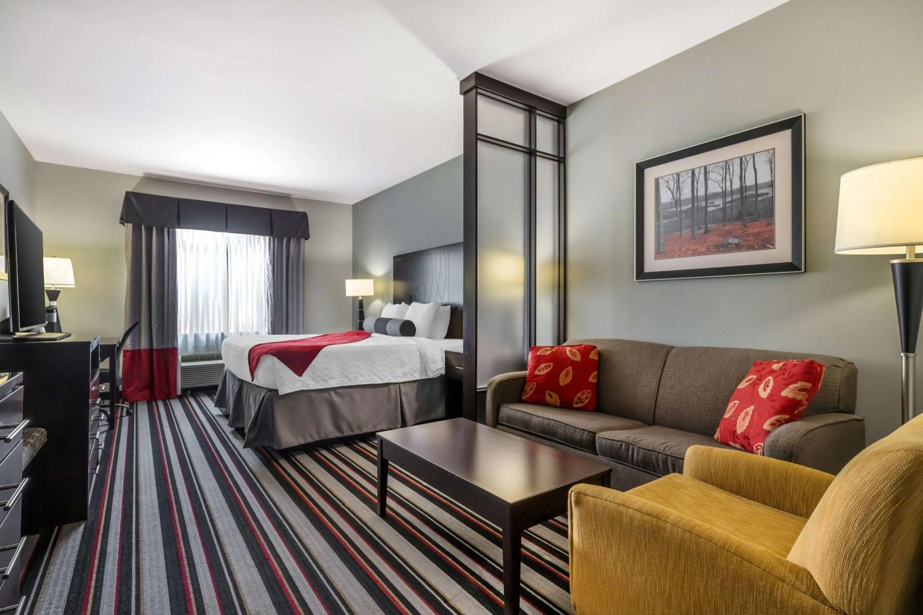 Photo of the whole room, Bed in Best Western Plus Coweta's 1st Hotel