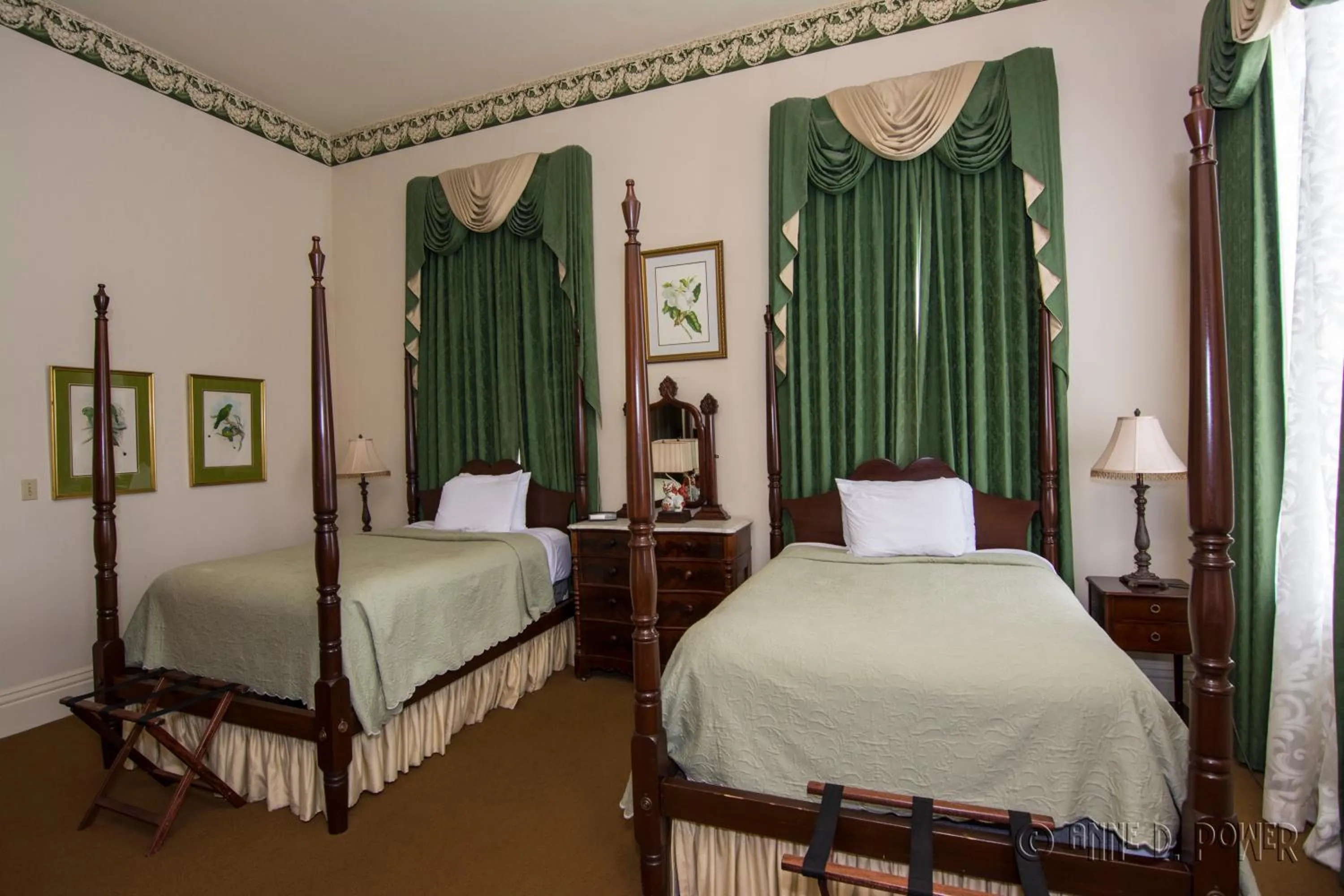 Bed in The Guest House Historic Mansion