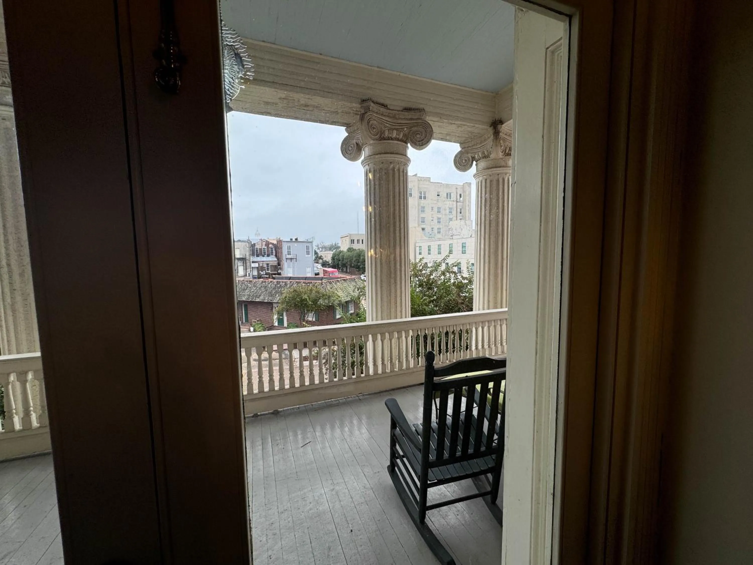 Balcony/Terrace in The Guest House Historic Mansion