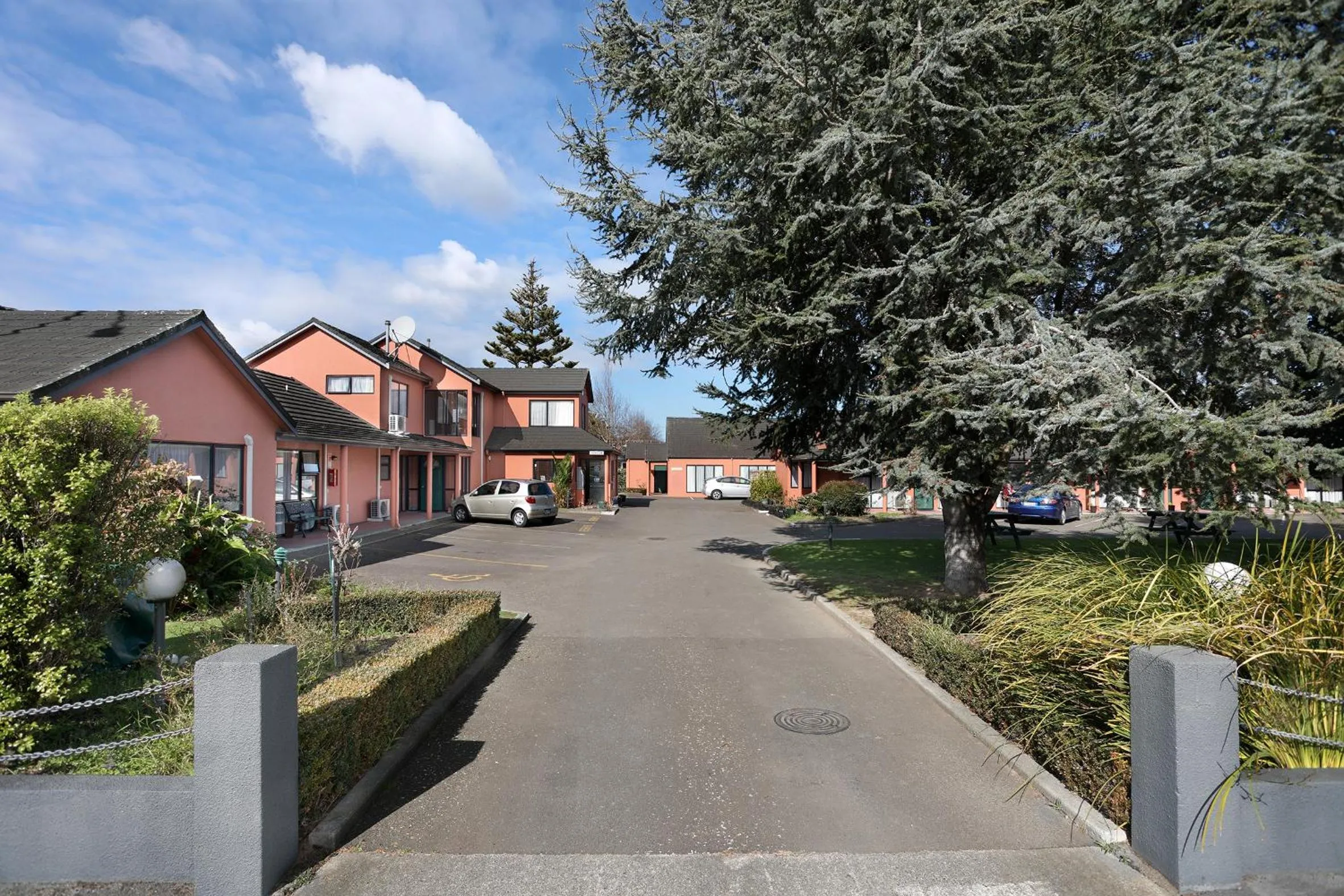 Property building in Pavilion Motel & Conference Centre