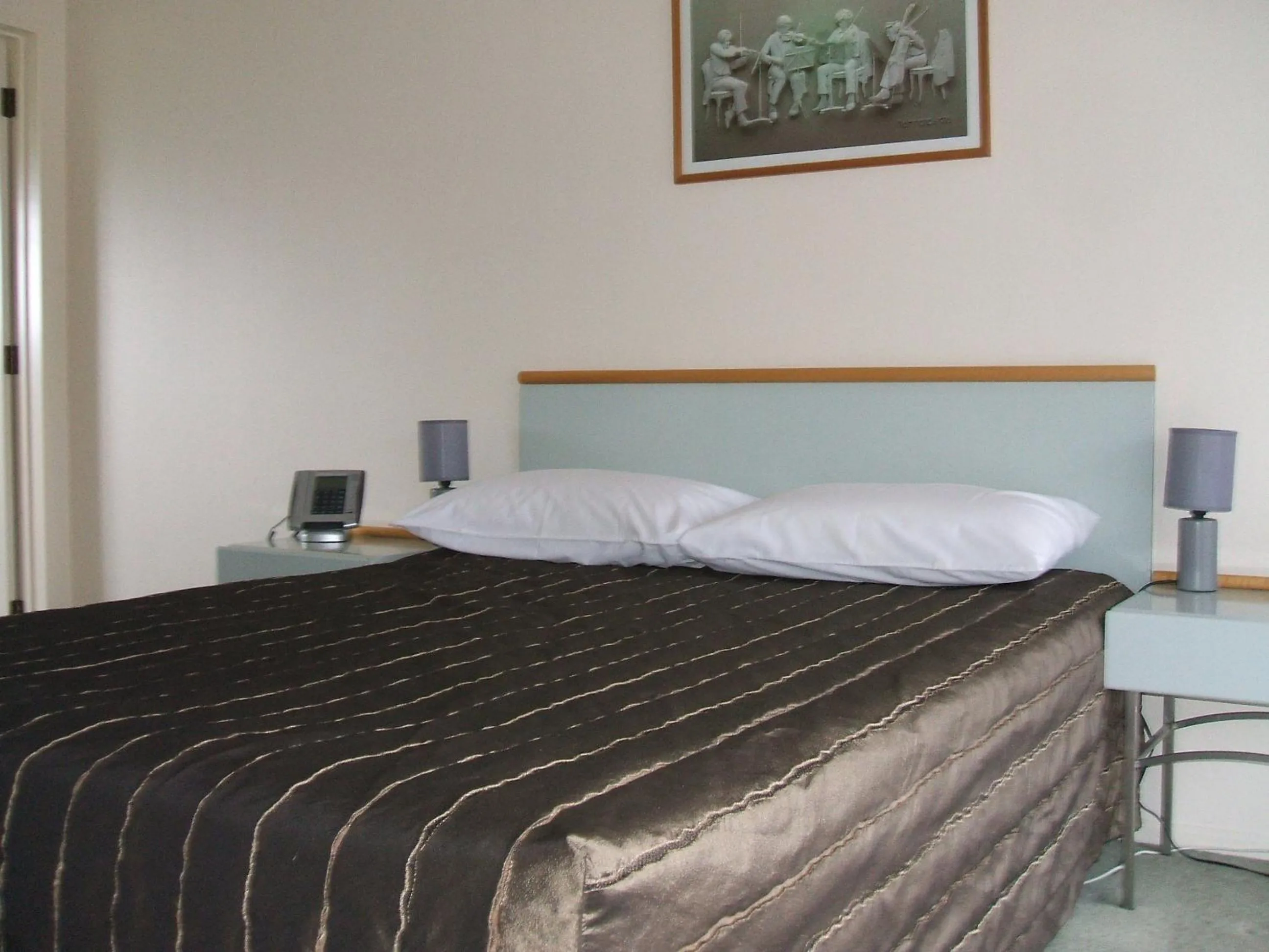 Bedroom, Bed in Pavilion Motel & Conference Centre