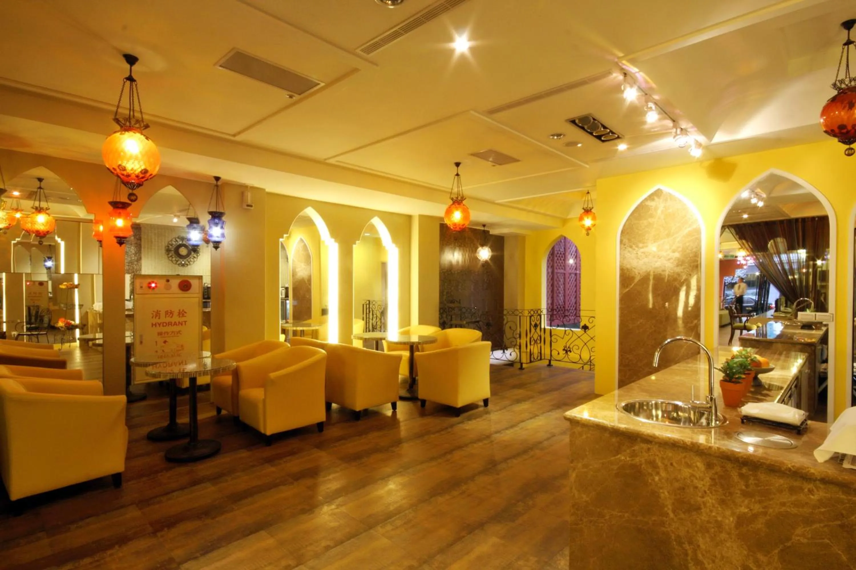 Restaurant/places to eat in Moroccan Holiday Suite