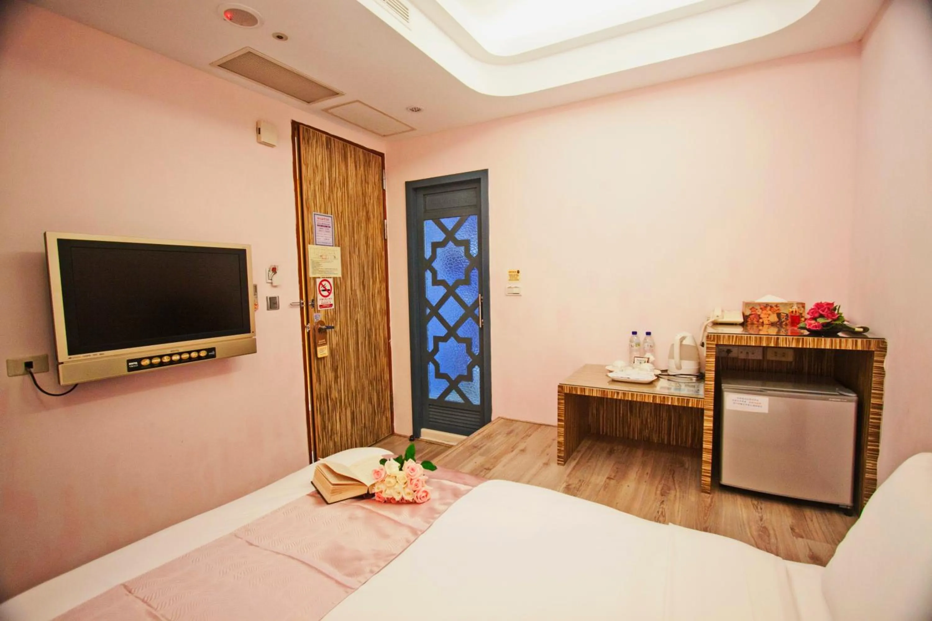 Decorative detail in Moroccan Holiday Suite