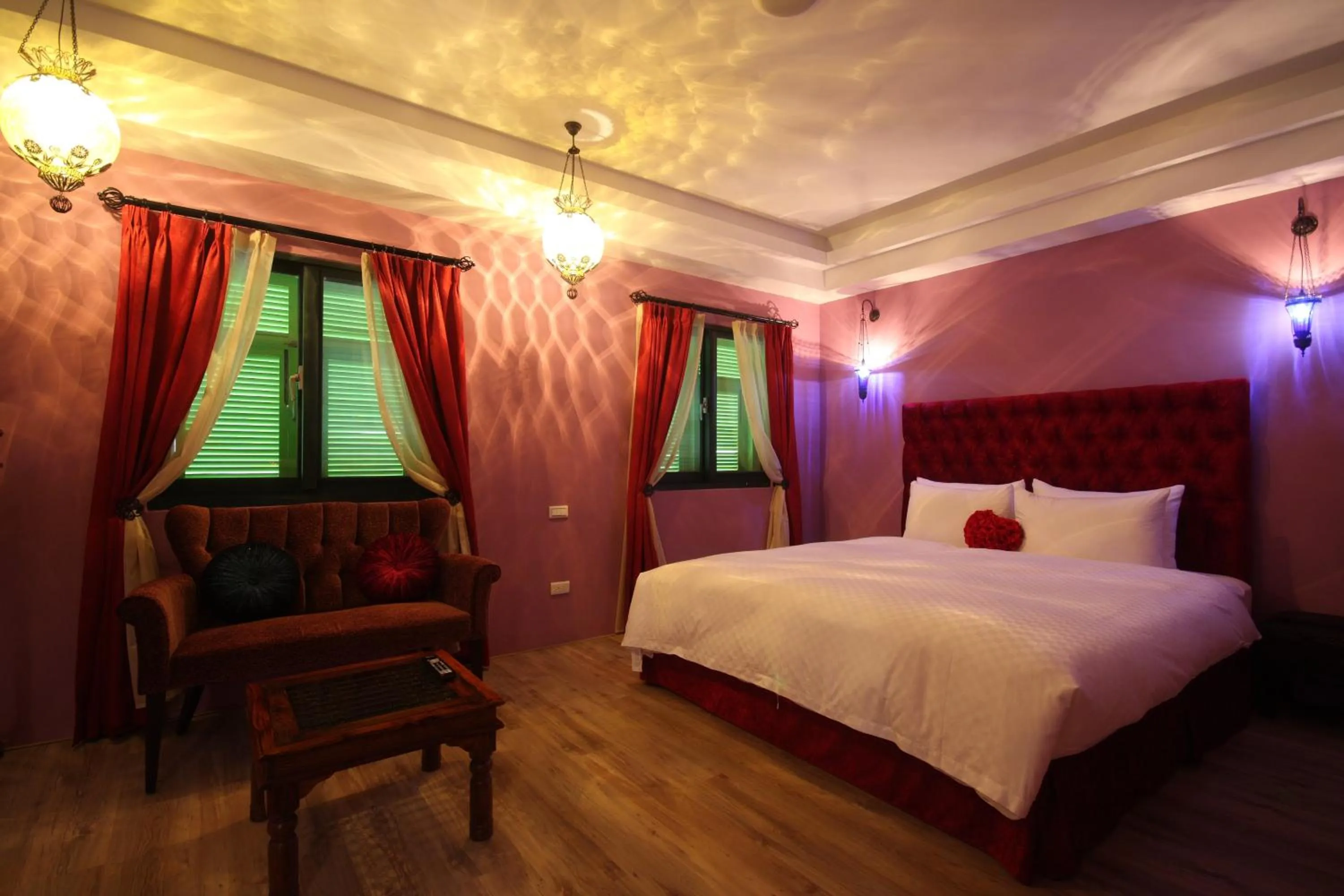 Decorative detail in Moroccan Holiday Suite