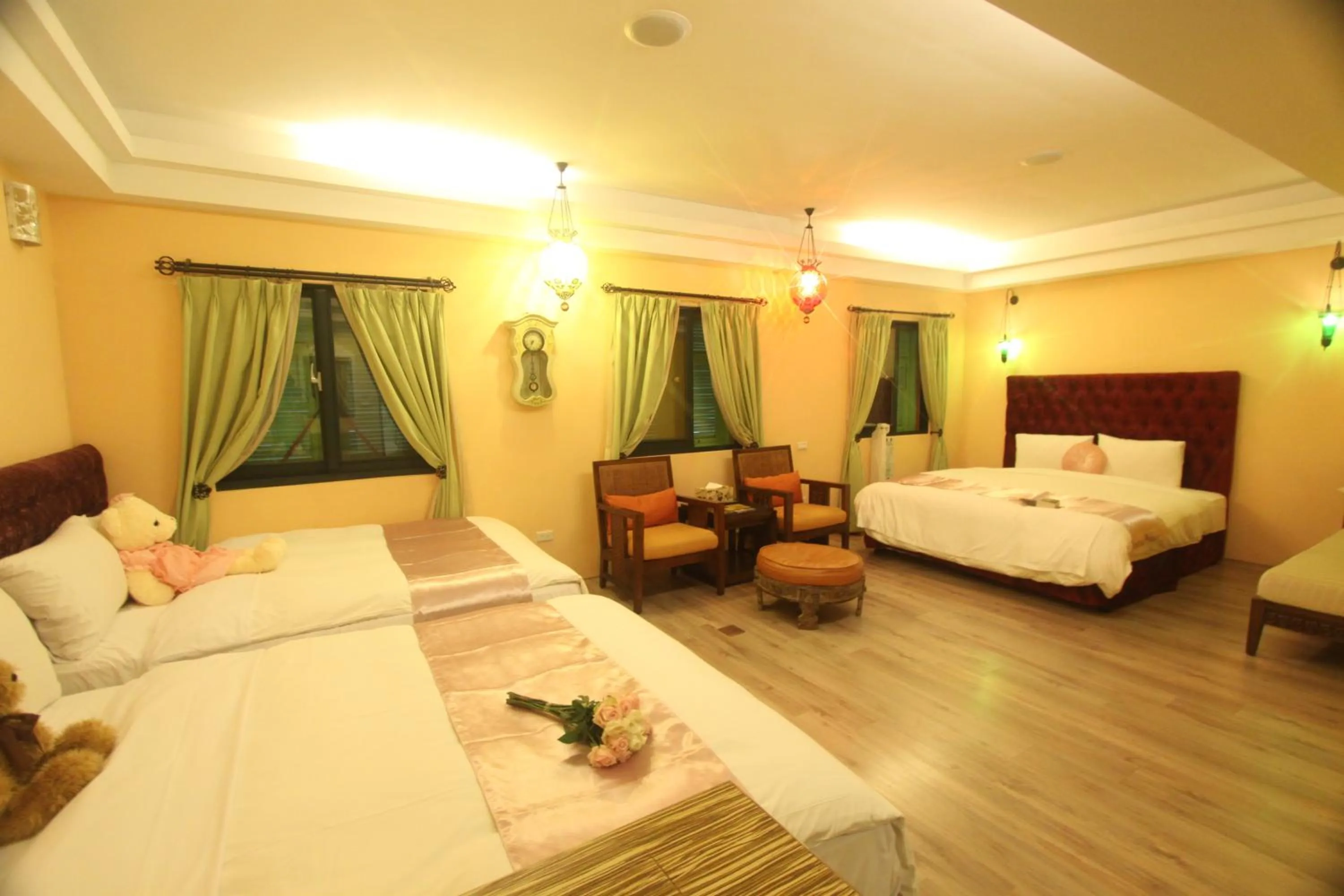 Photo of the whole room in Moroccan Holiday Suite