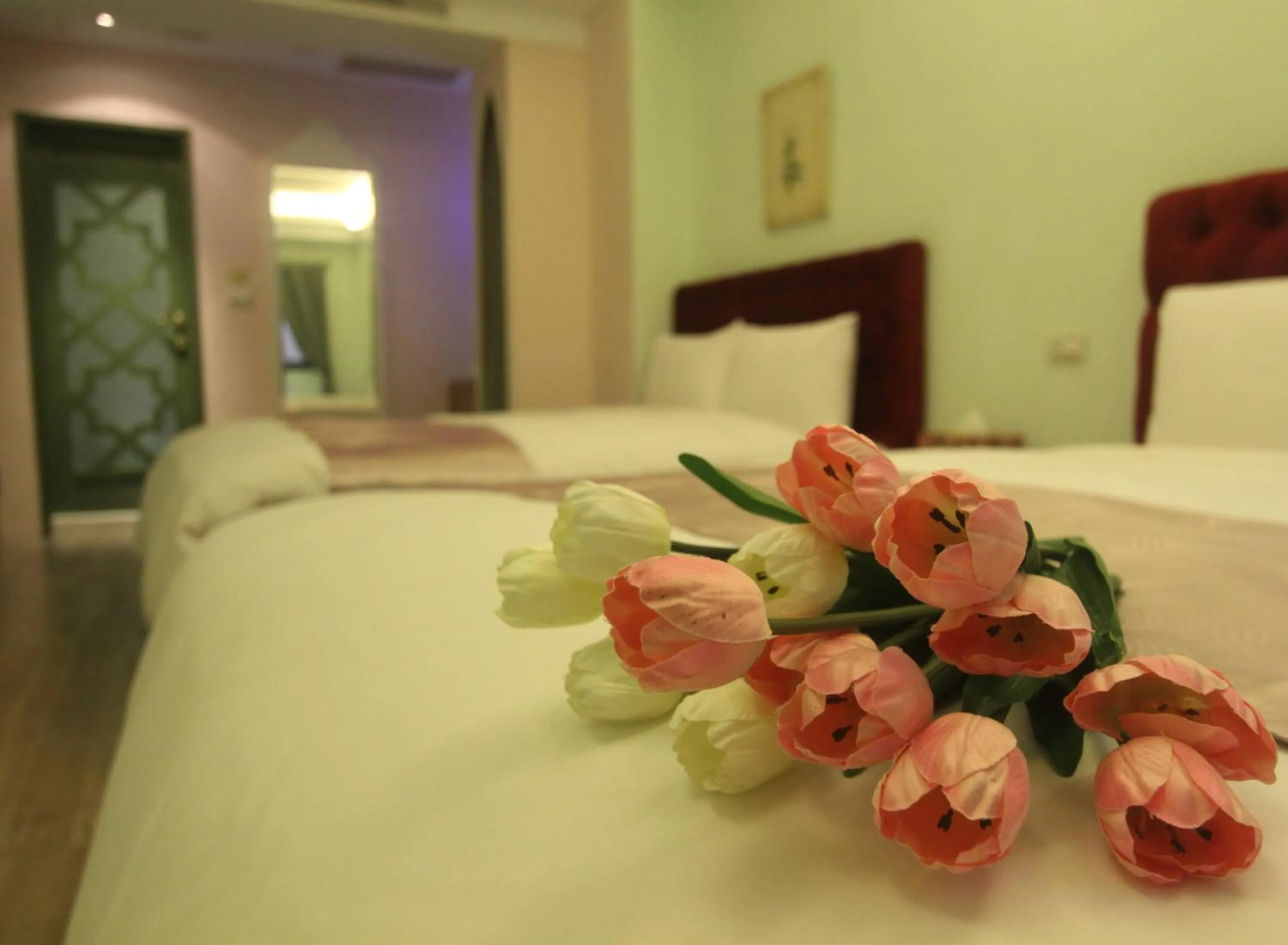 Photo of the whole room in Moroccan Holiday Suite