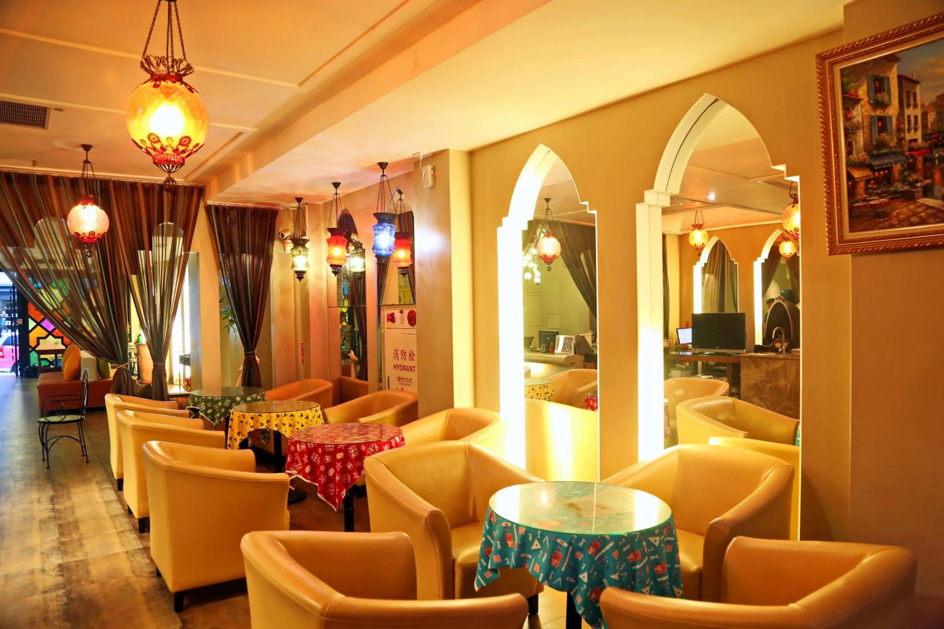 Restaurant/places to eat in Moroccan Holiday Suite