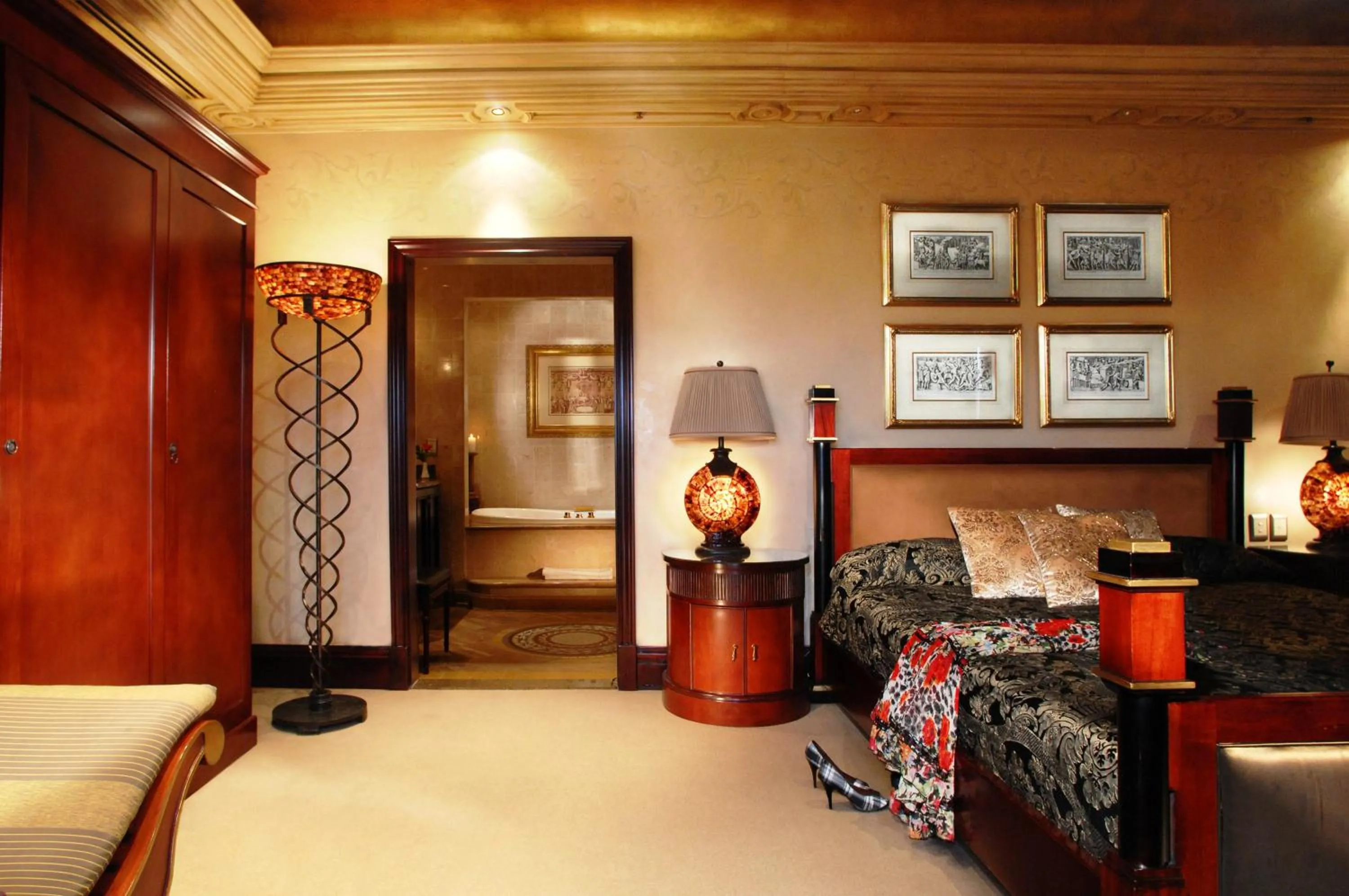 Bedroom, Bed in Peermont D'oreale Grande at Emperors Palace