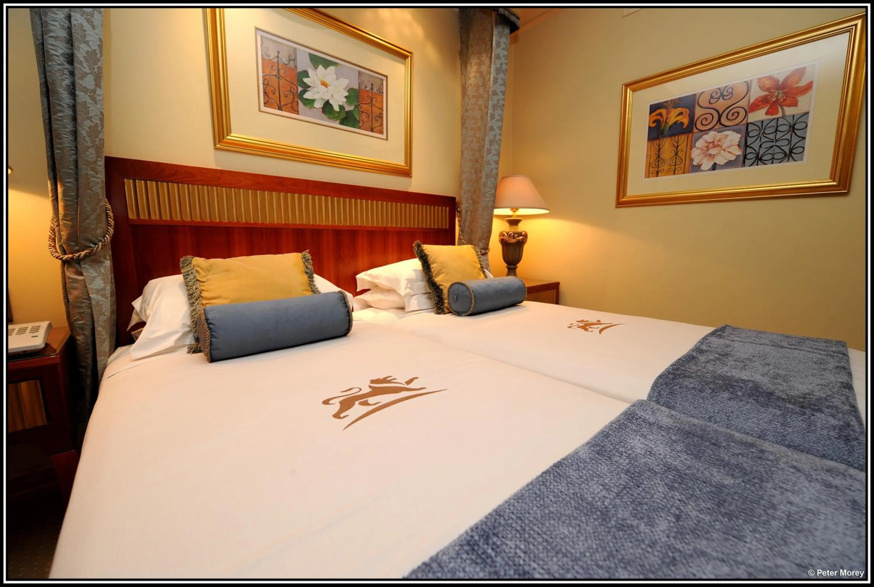 Bedroom, Bed in Peermont D'oreale Grande at Emperors Palace