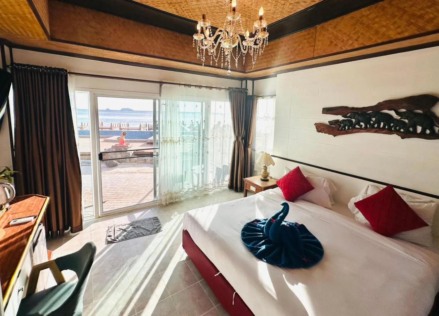 Bed in Koh Chang Resort