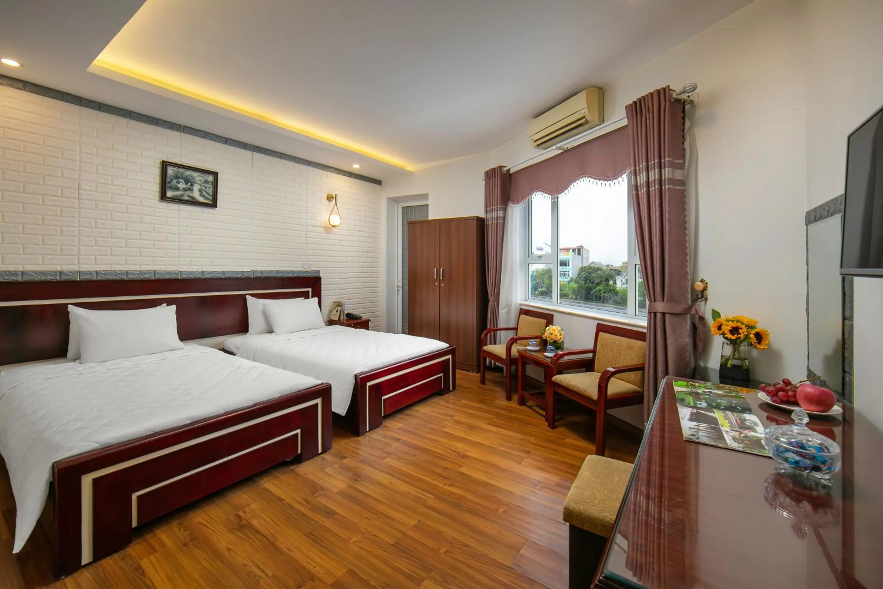 Photo of the whole room, Bed in New Airport Hotel