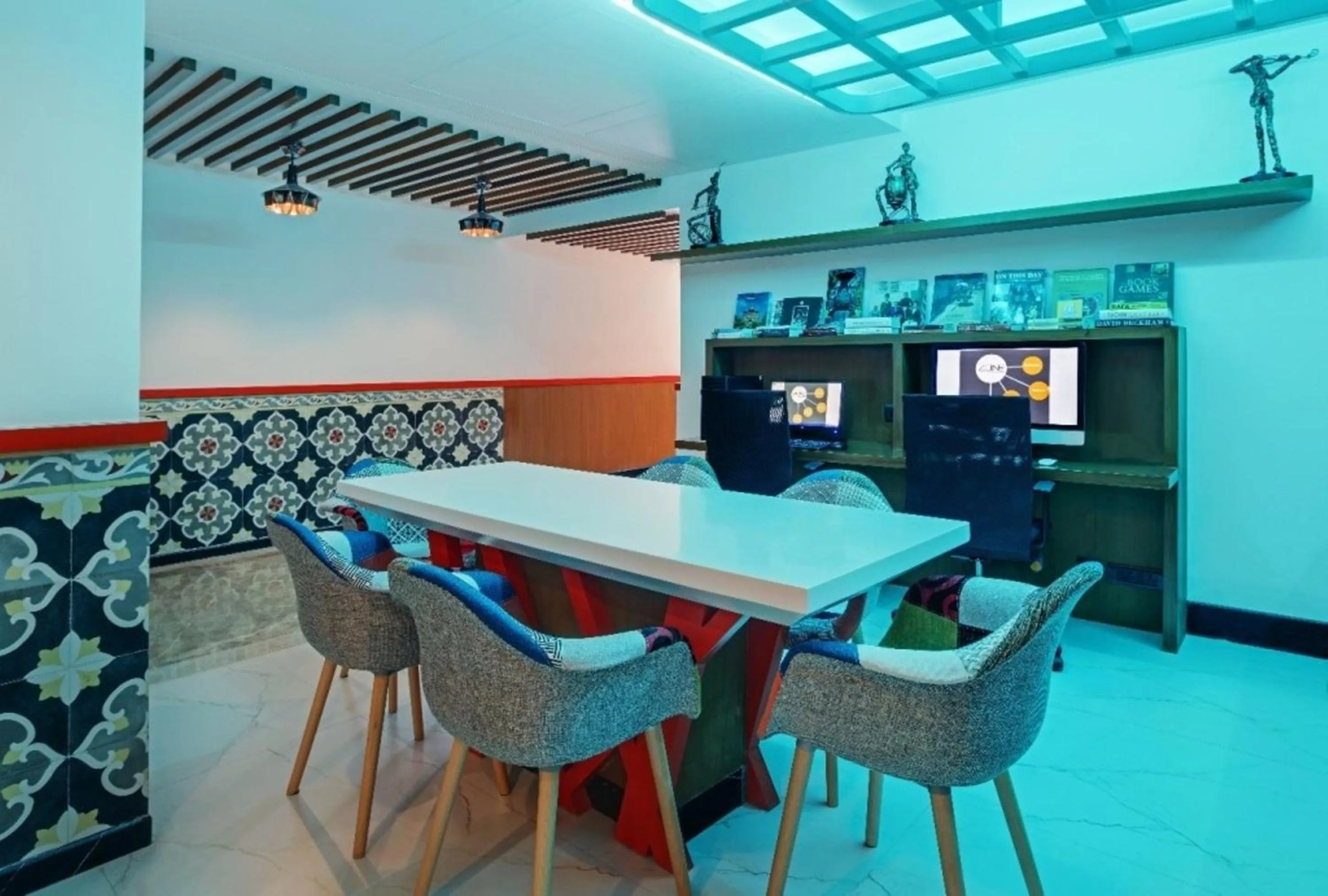 Communal lounge/ TV room in Zone By The Park, ORR, Chennai