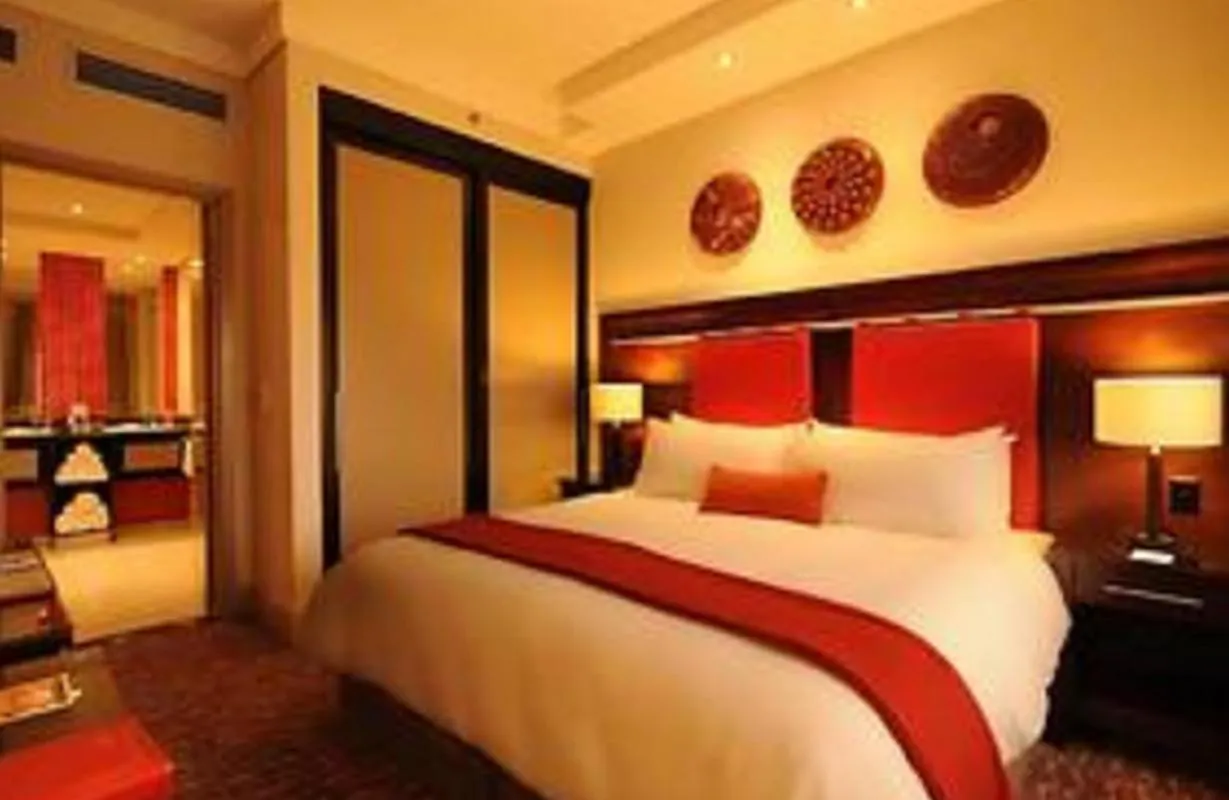 Bedroom, Bed in Mondior at Emperors Palace