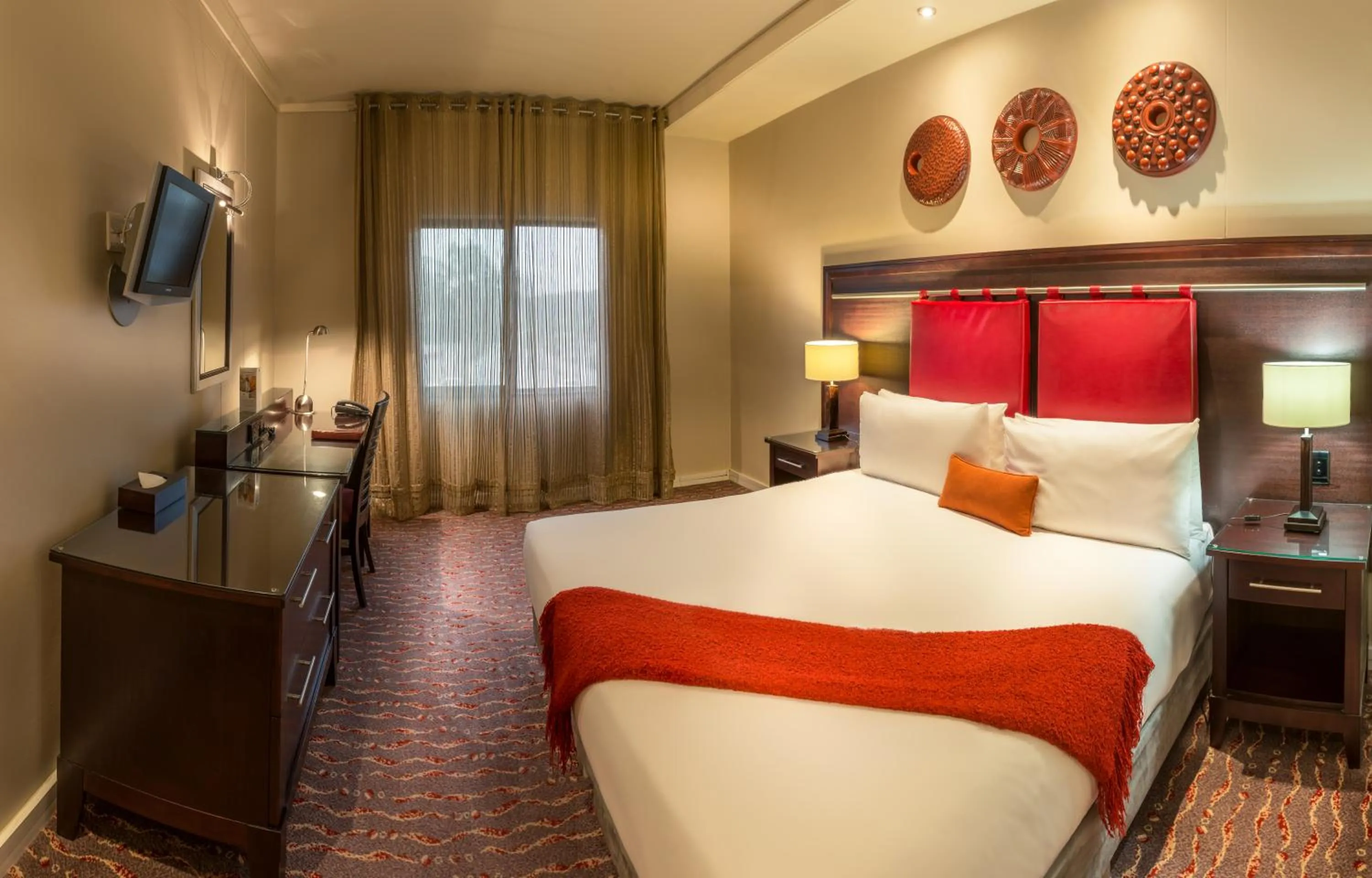 Day, Bed in Mondior at Emperors Palace