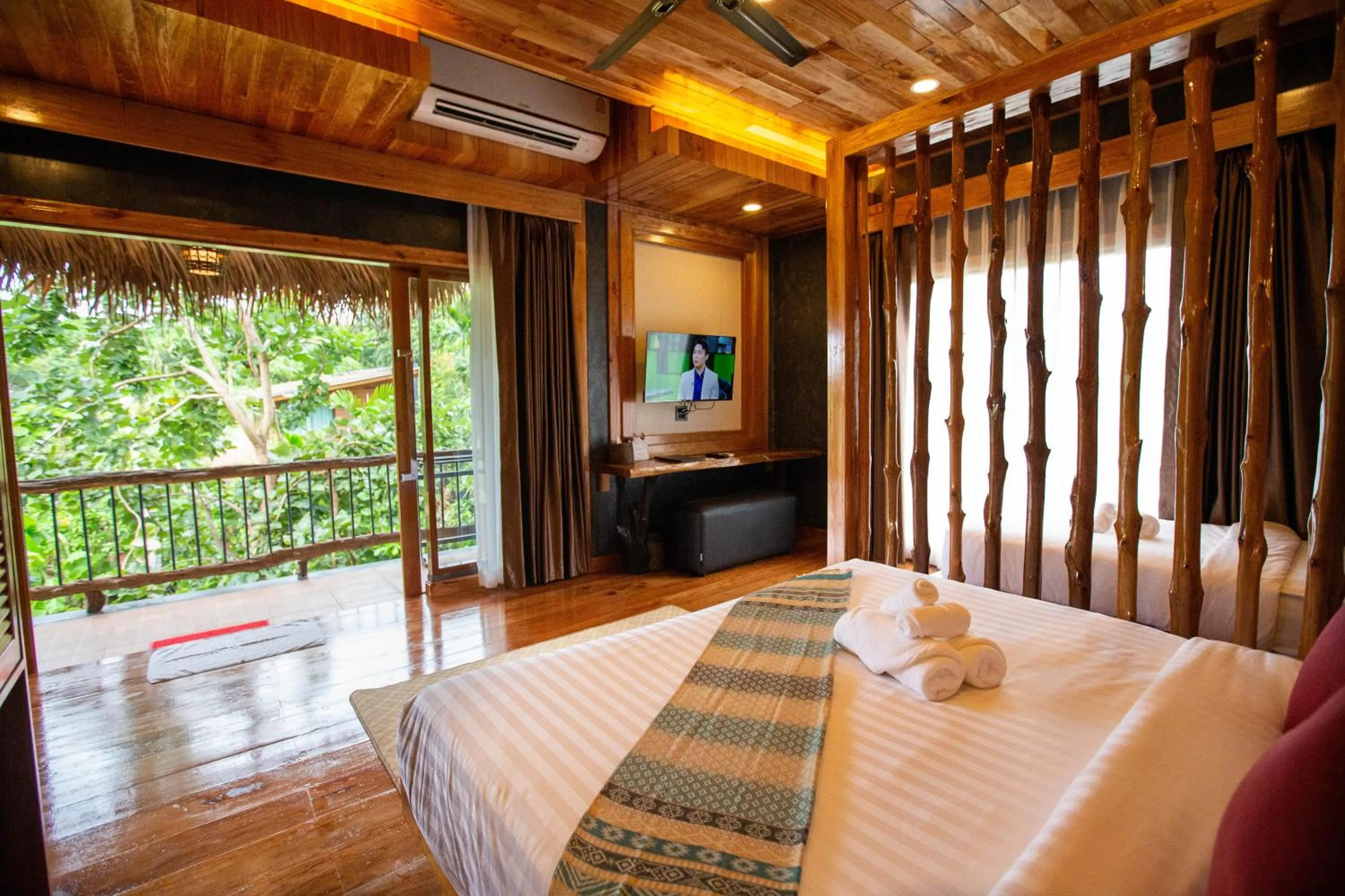 TV and multimedia, Bed in Andalay Beach Resort Koh Libong