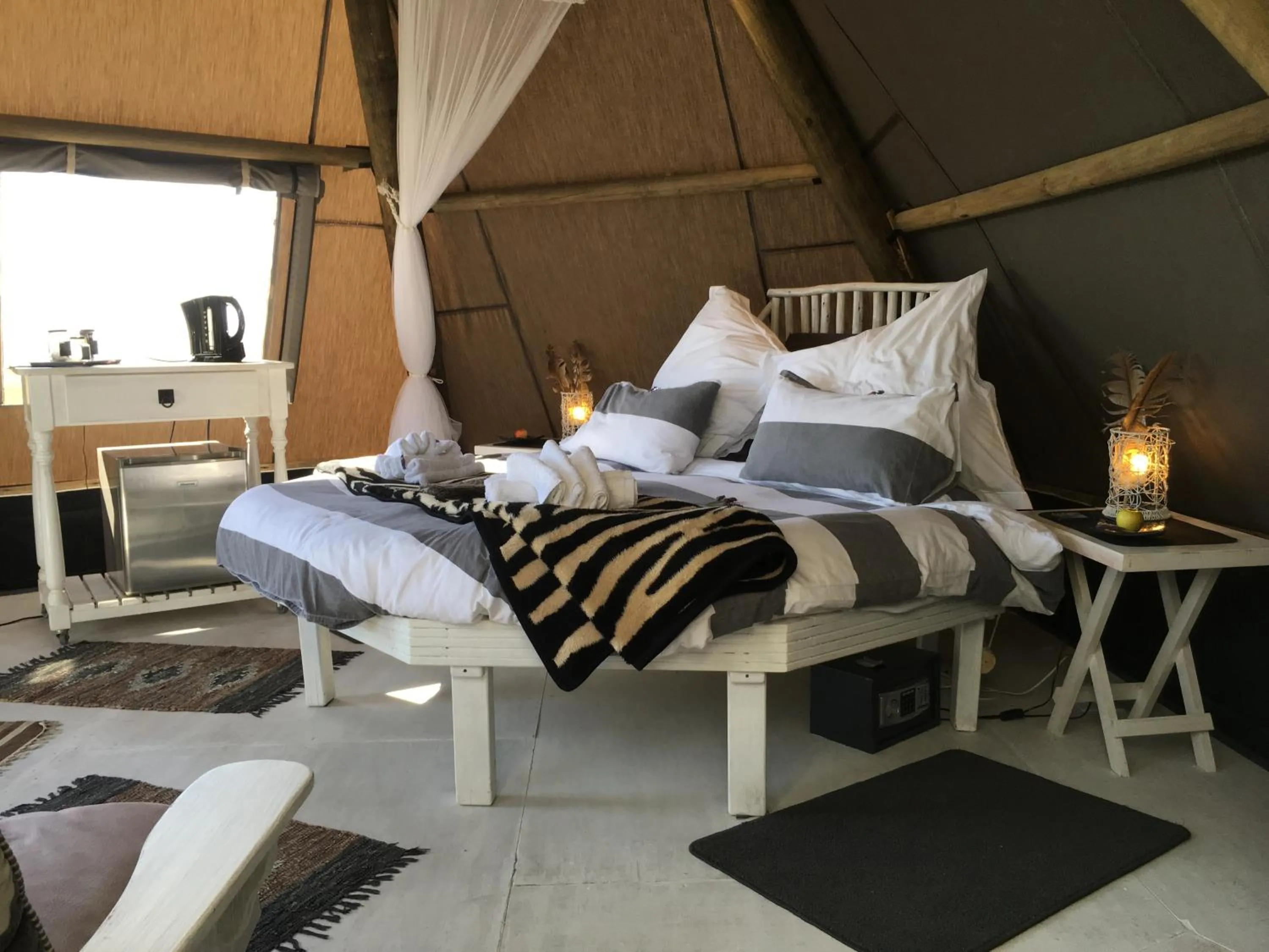 Bedroom, Bed in Farr Out Guest House