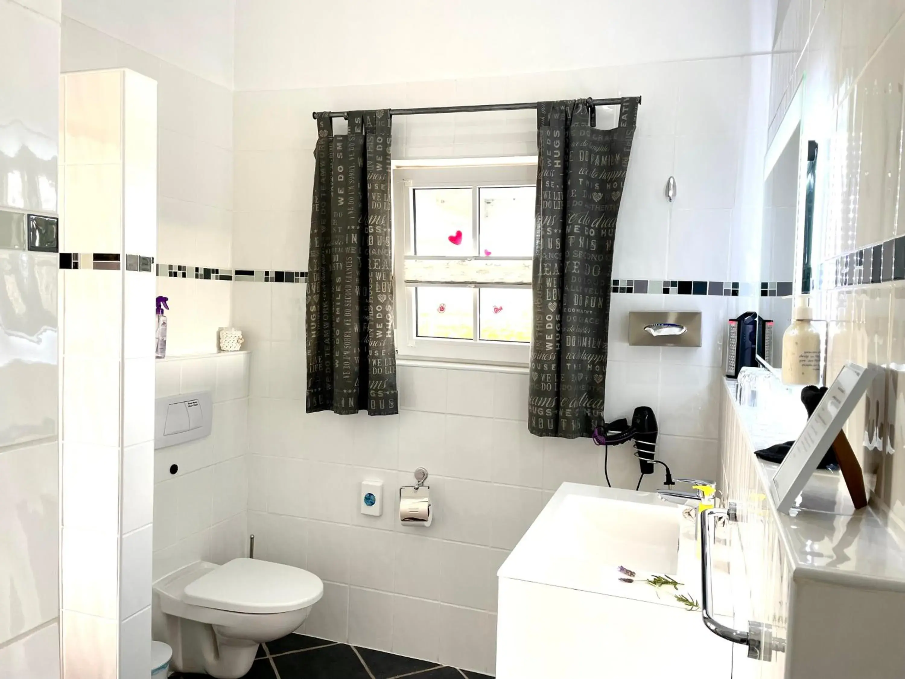 Double Room - single occupancy in Farr Out Guest House Double Room - single occupancy in Farr Out Guest House