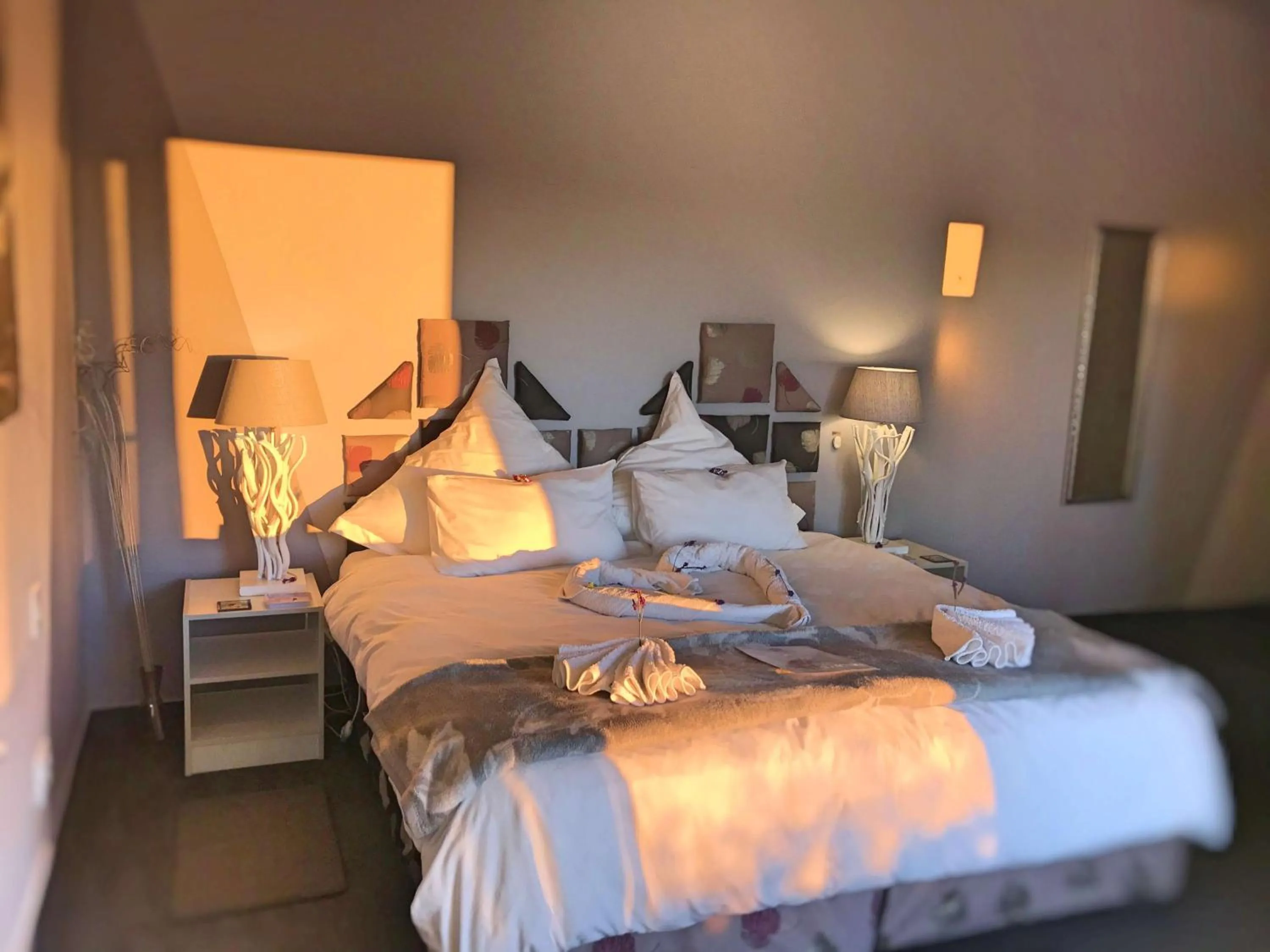 Bedroom, Bed in Farr Out Guest House