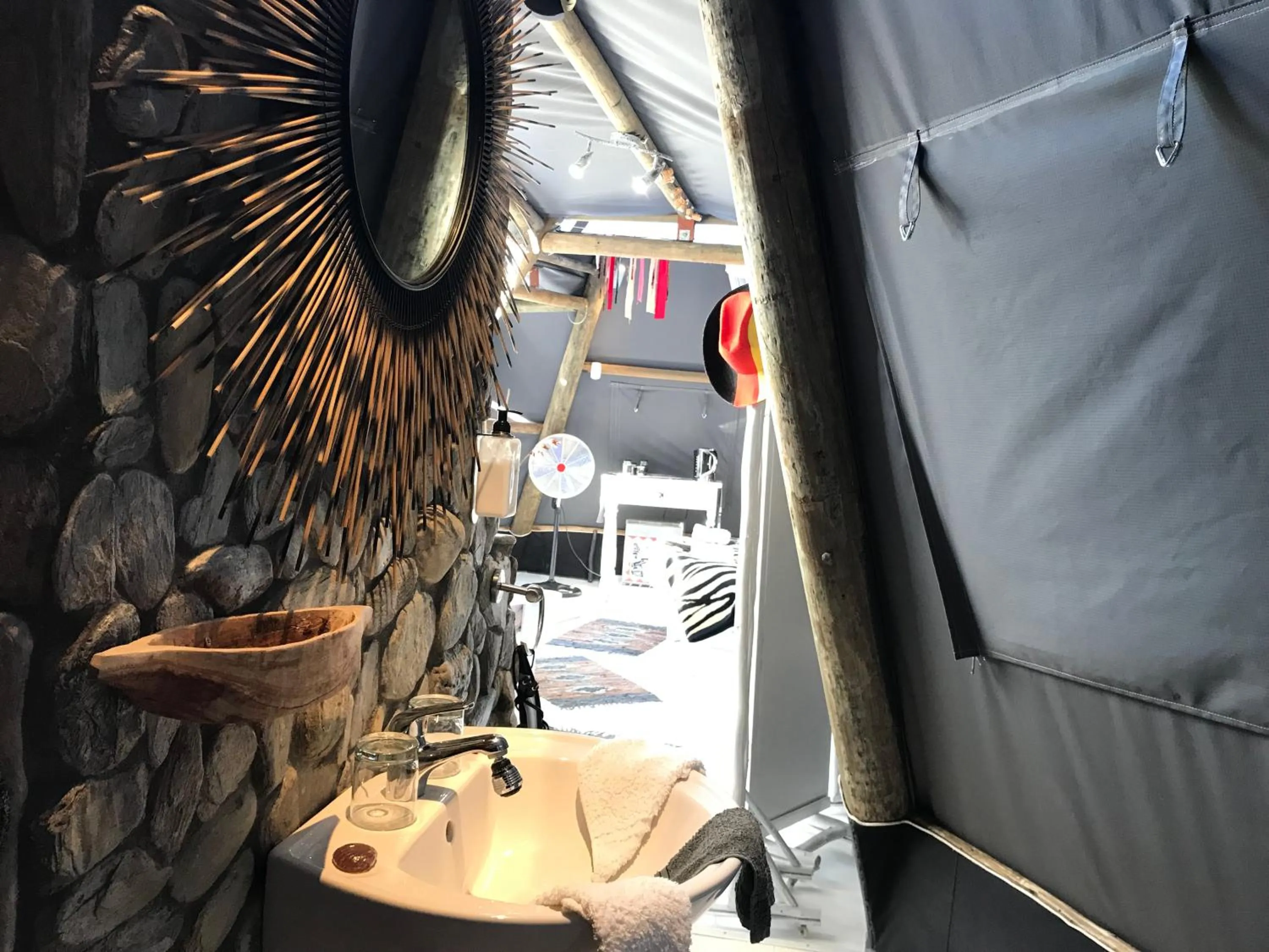 Toilet in Farr Out Guest House