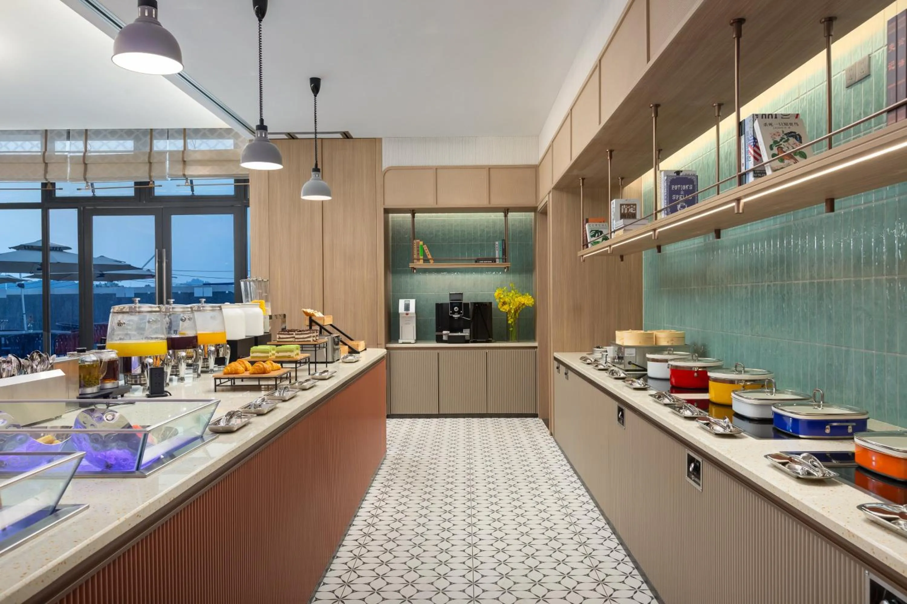 Restaurant/places to eat in Holiday Inn Express Neijiang High-Tech Zone by IHG