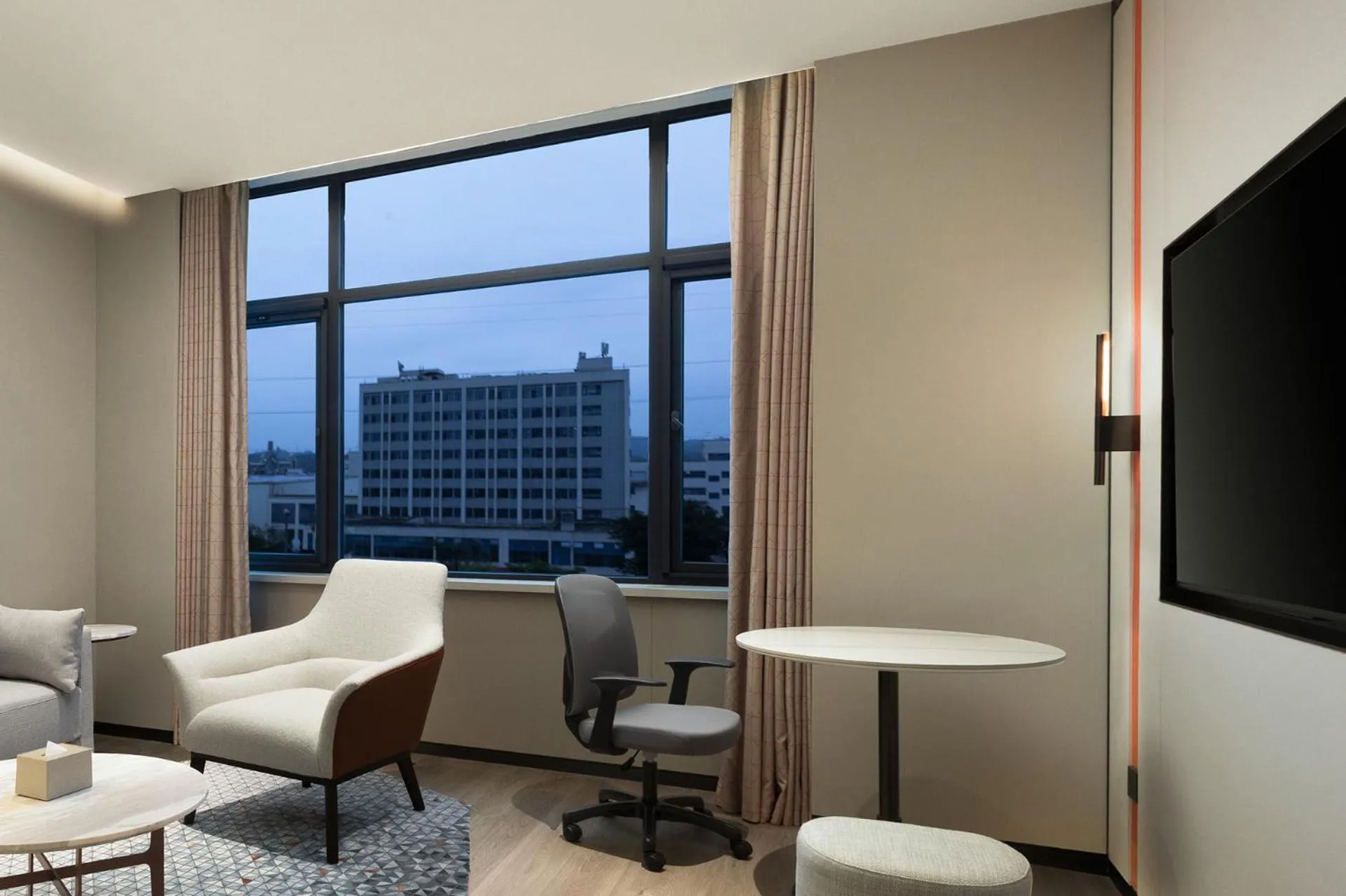 TV and multimedia in Holiday Inn Express Neijiang High-Tech Zone by IHG