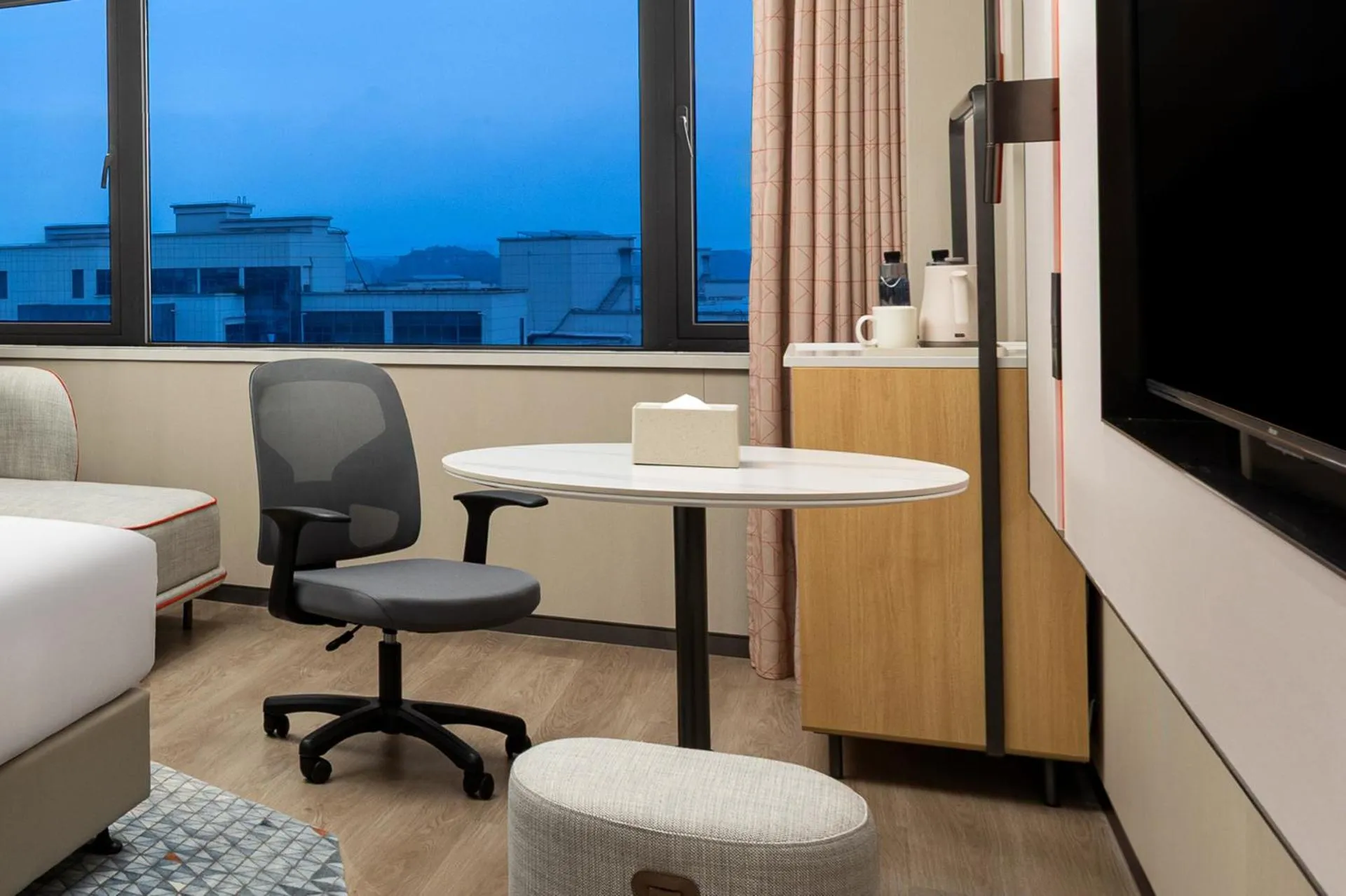 Photo of the whole room in Holiday Inn Express Neijiang High-Tech Zone by IHG