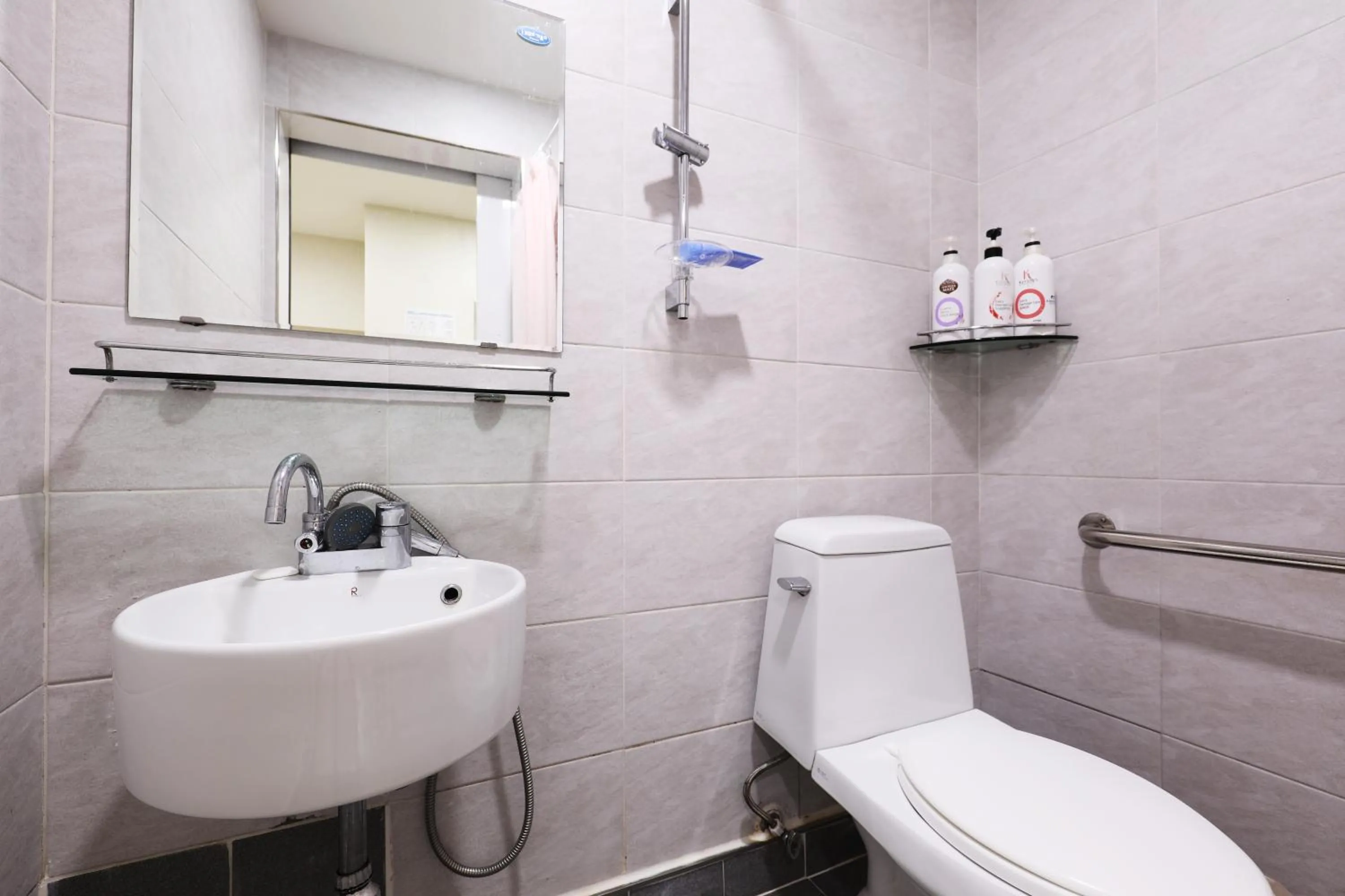 Toilet in STAY7 Myeongdong