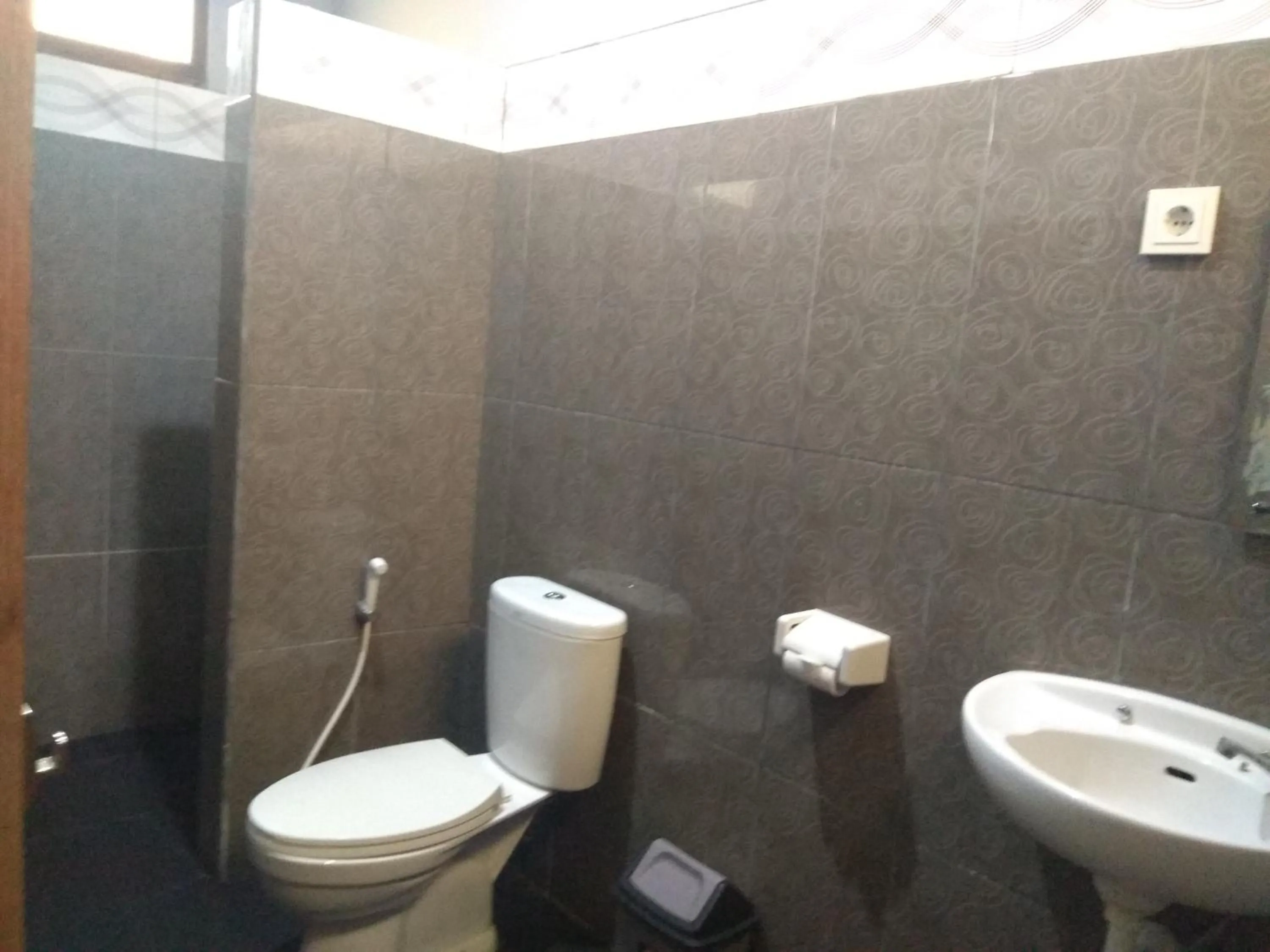 Bathroom in Tri Putri Homestay