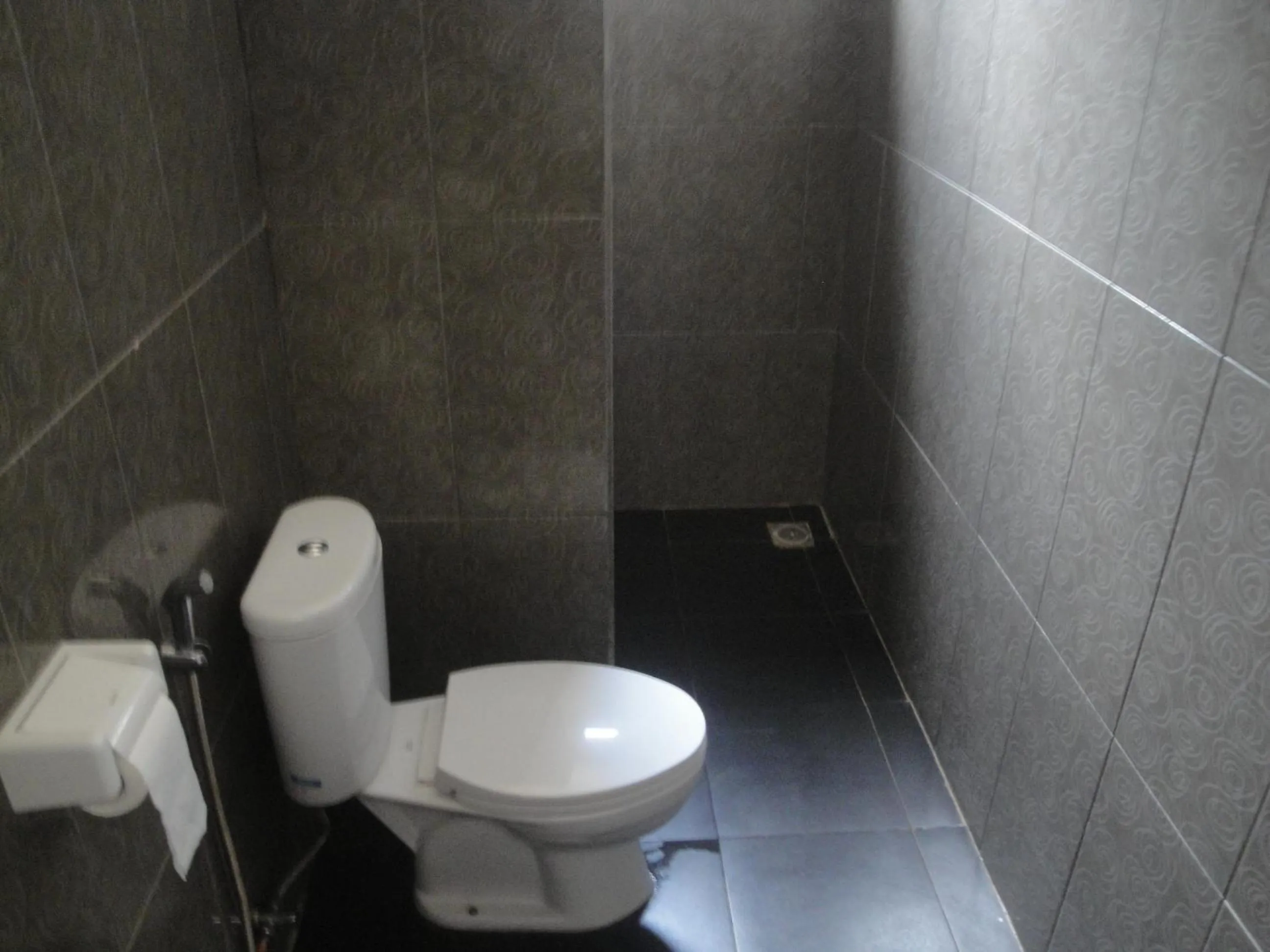 Bathroom in Tri Putri Homestay