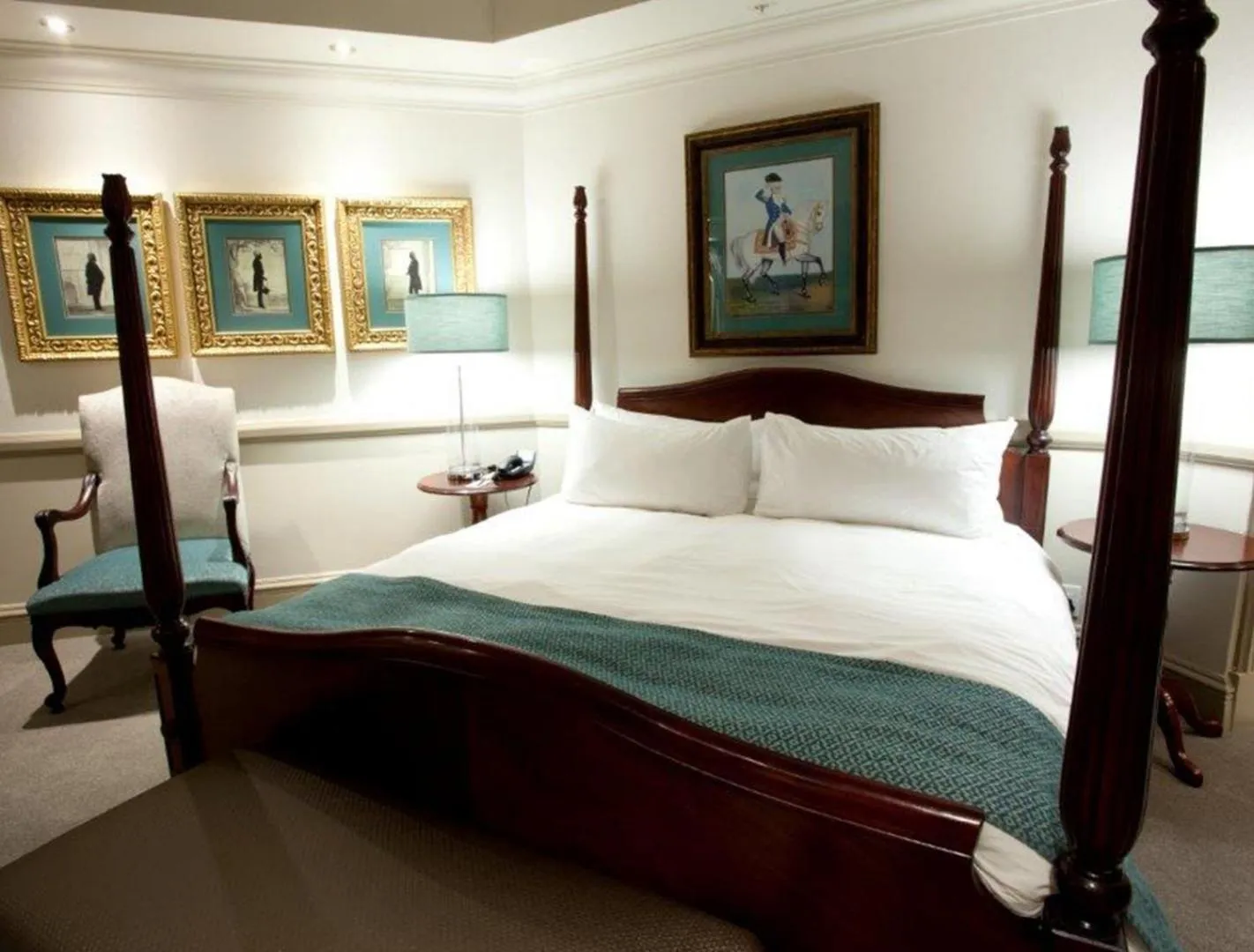 Bed in Walmont at Graceland