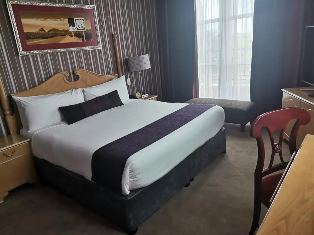 Bedroom, Bed in Walmont at Graceland